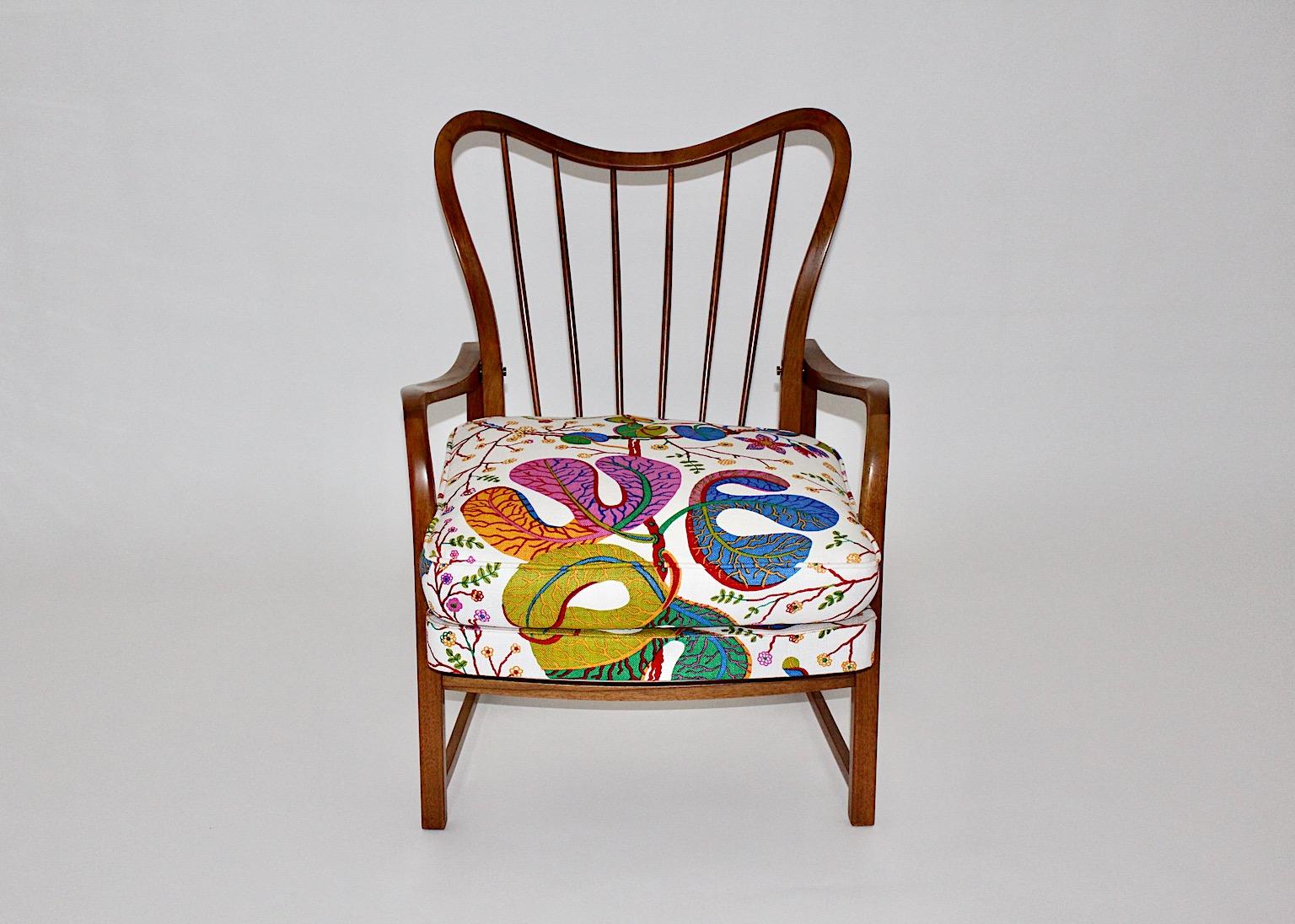 Nogal Silla de salón vintage moderna de mediados de siglo Josef Frank Tela Oswald Härdtl en venta 14