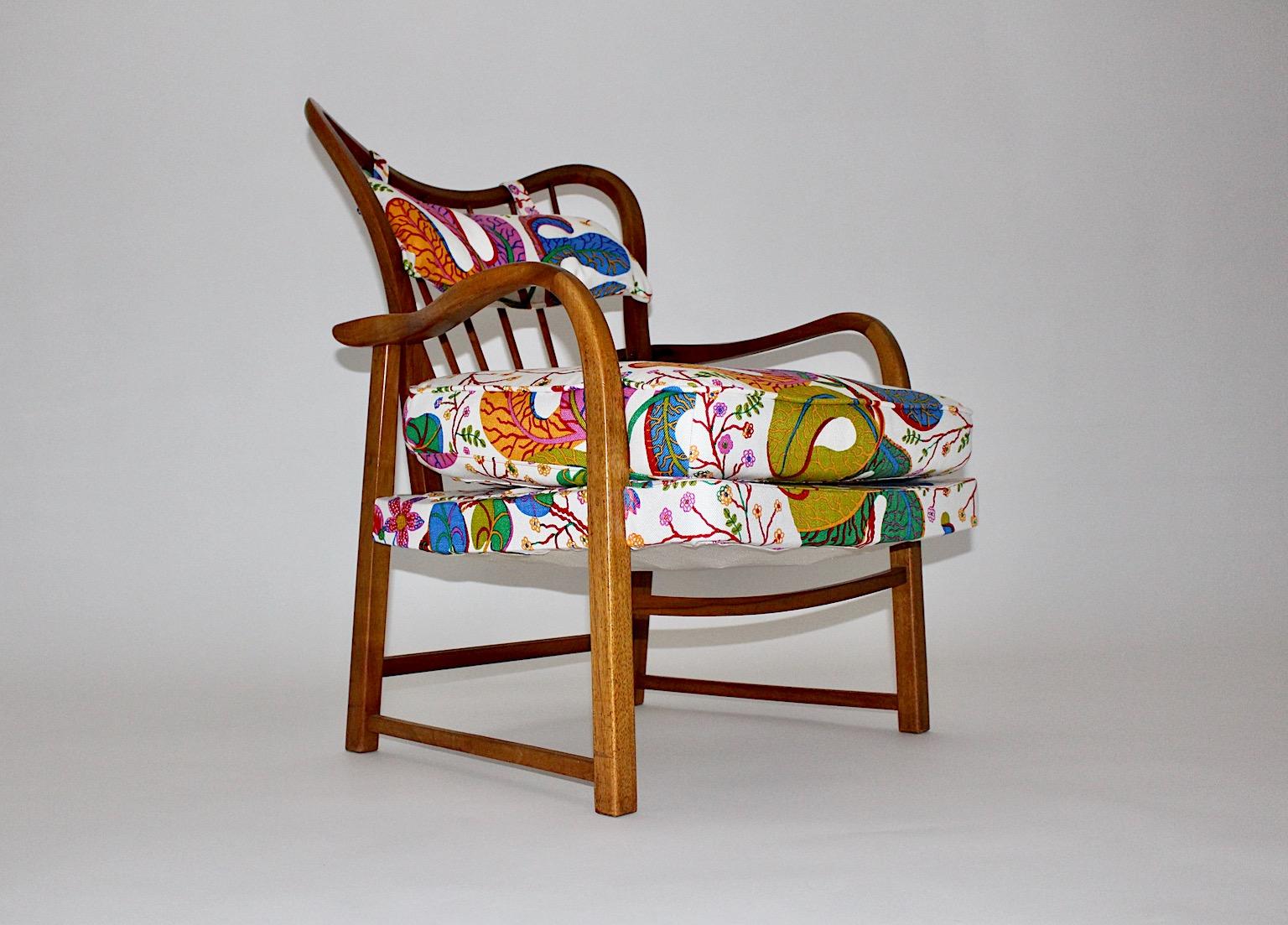 Nogal Silla de salón vintage moderna de mediados de siglo Josef Frank Tela Oswald Härdtl Austríaco en venta