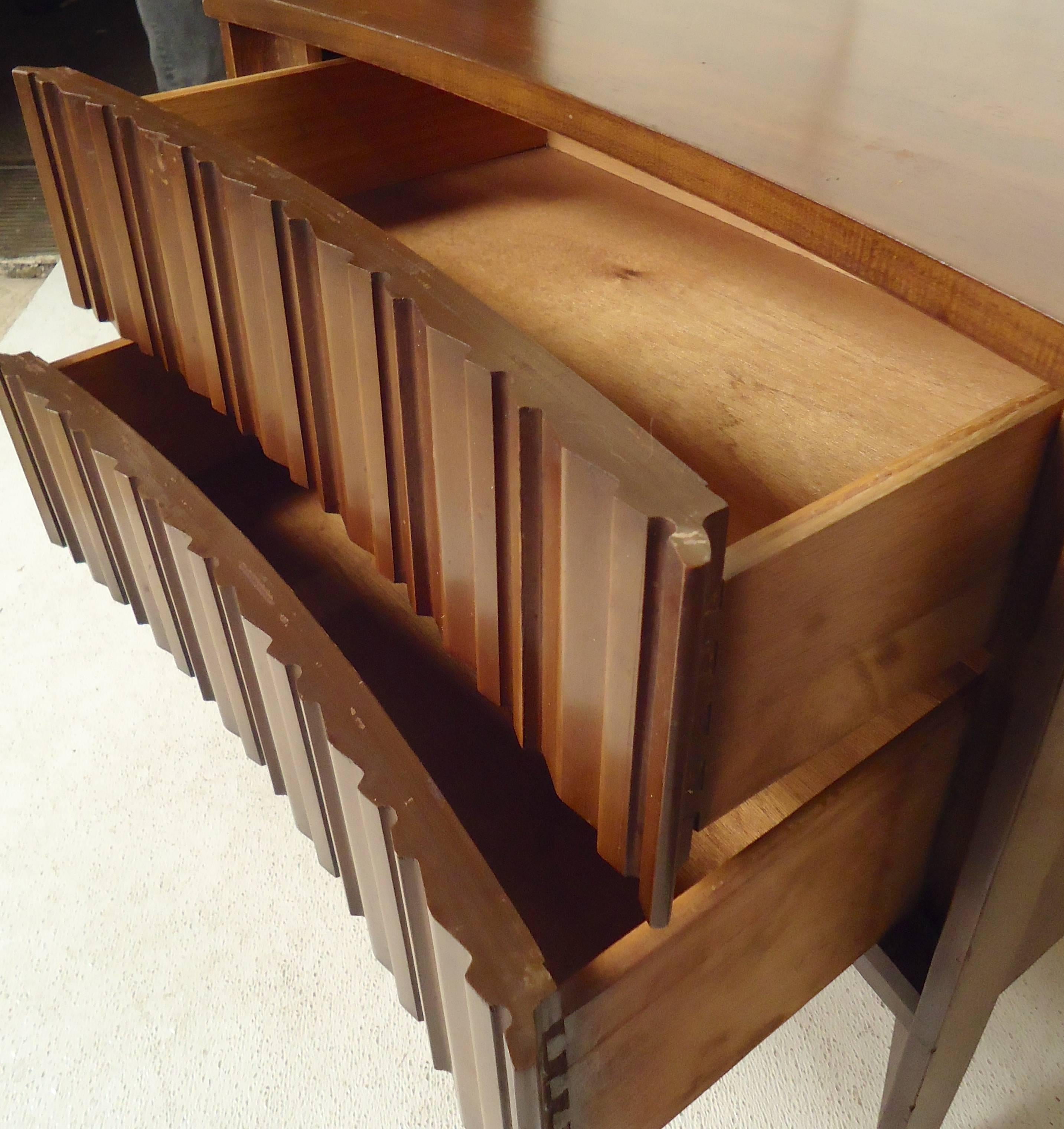 Walnut Midcentury Nightstands with Curved Front In Good Condition In Brooklyn, NY