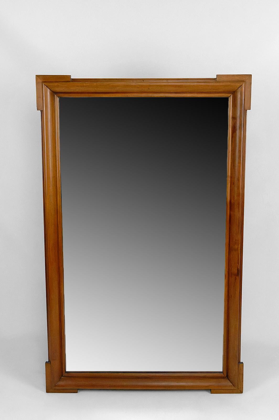 Walnut mirror.
Napoleon III period
France, circa 1870
Good condition.

Dimensions:
height 127 cm
width 81 cm
depth 8 cm