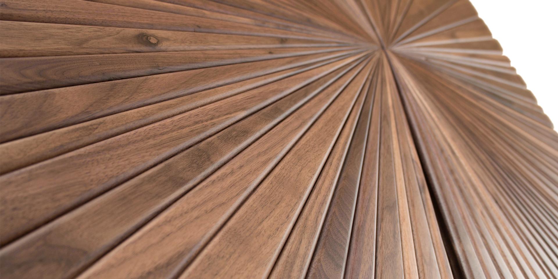 Moderner Schrank aus Nussbaumholz, glänzendes Interieur, handgefertigt, einzigartige Holzarbeit (Organische Moderne) im Angebot