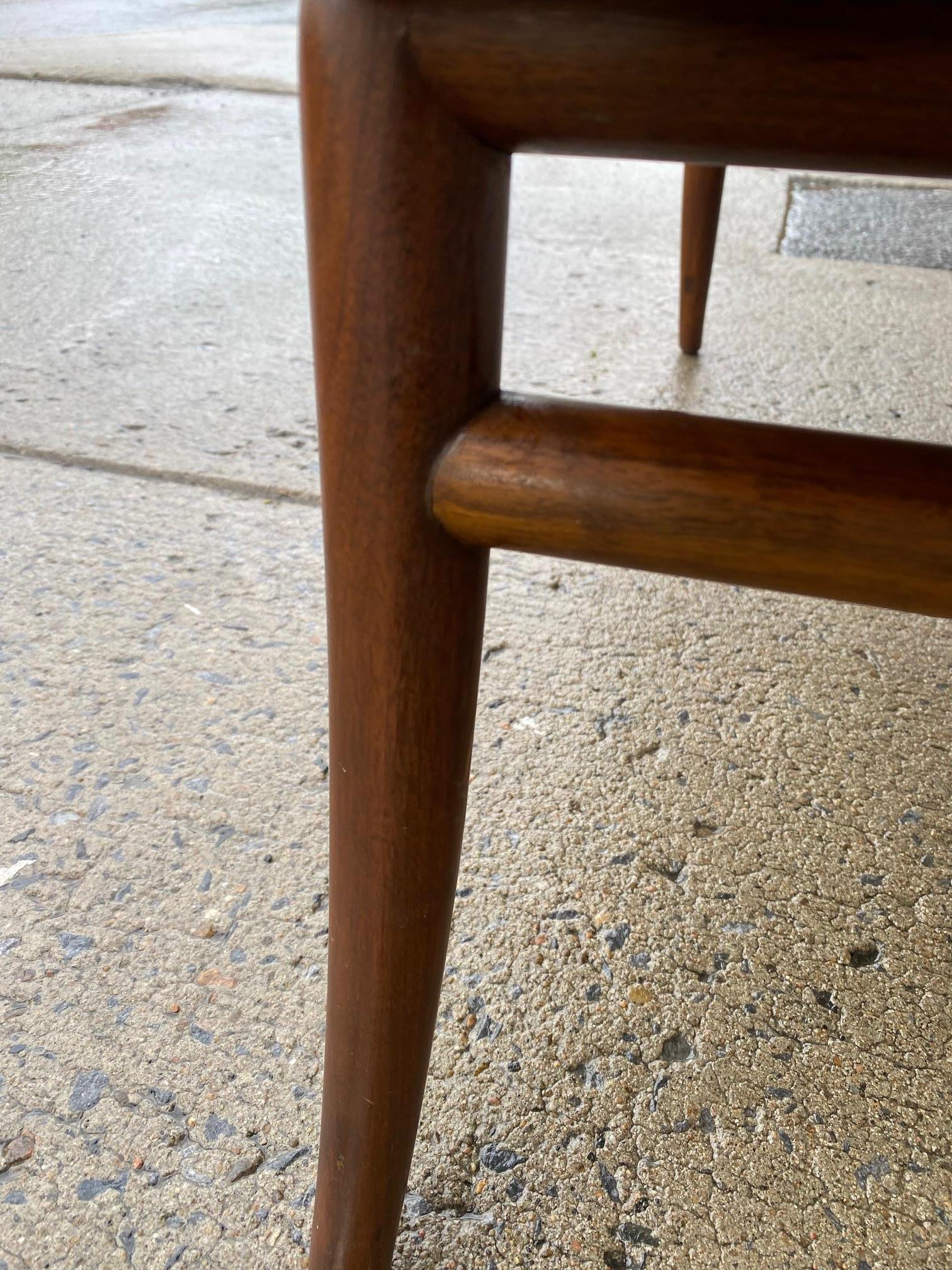 Walnut Modernist Bench by Robsjohn Gibbings for Widdicomb For Sale 1