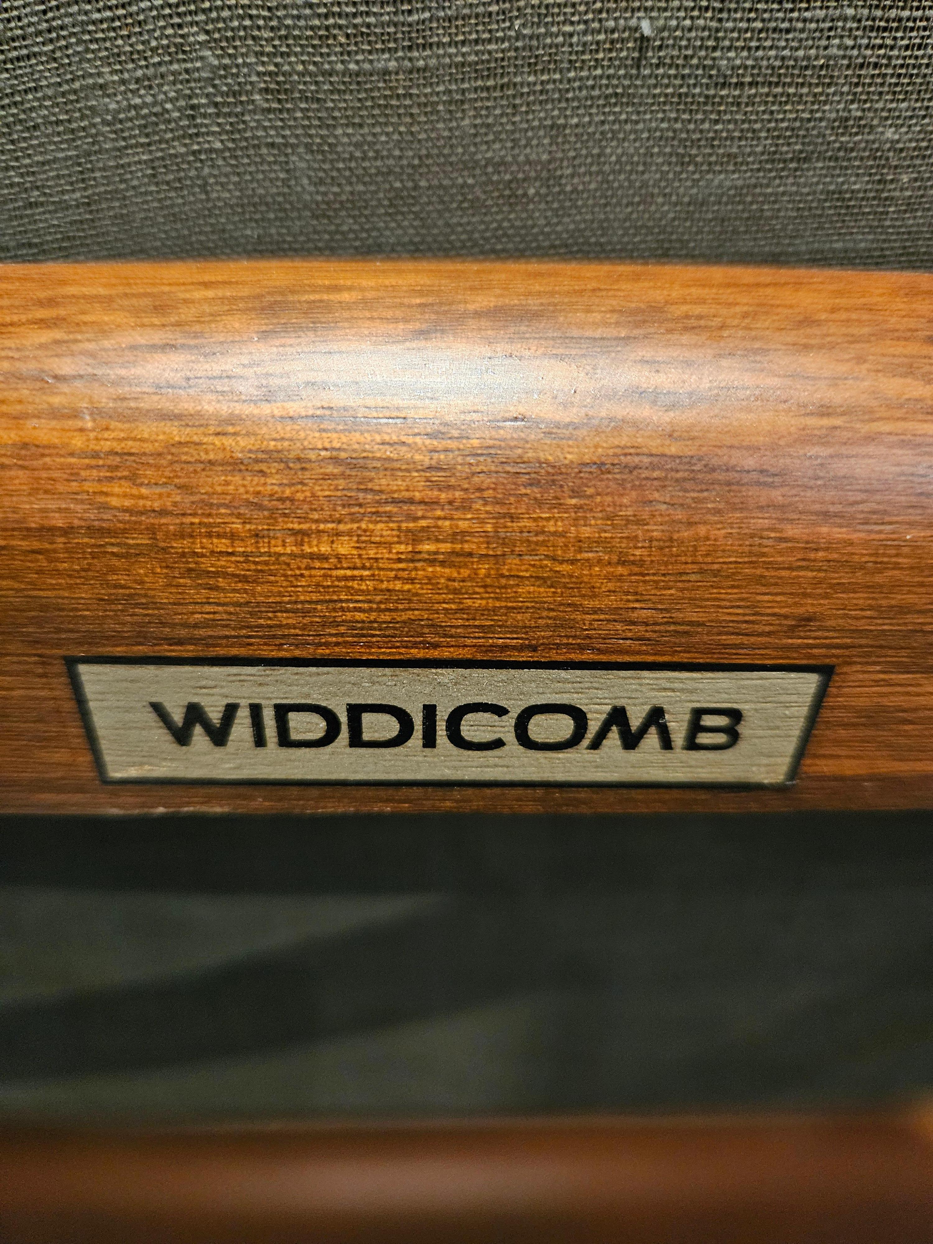 Walnut Modernist Bench by Robsjohn Gibbings for Widdicomb For Sale 3