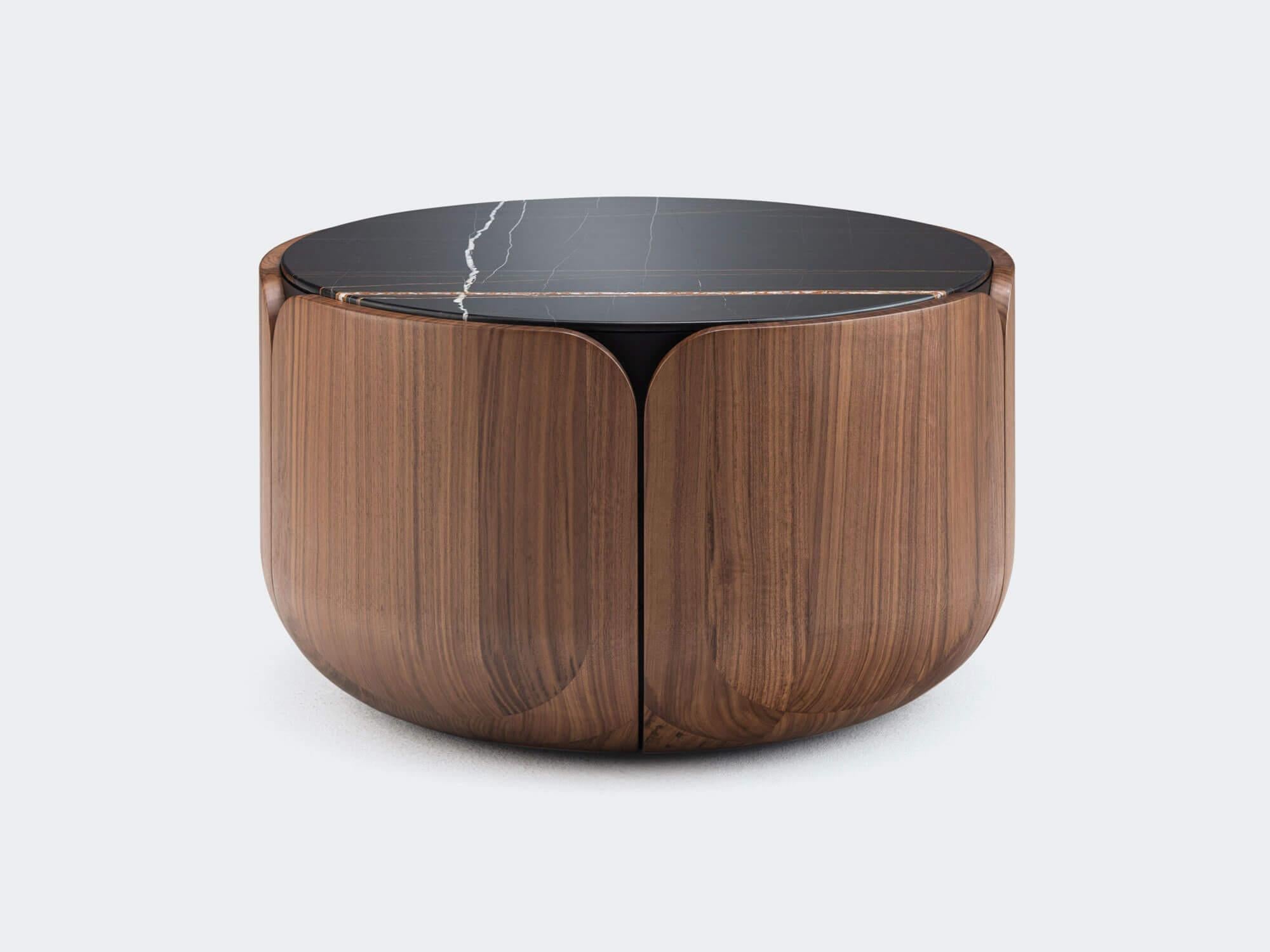 Noyer Nature Nero Marquina Bloom Table basse M par Milla & Milli Neuf - En vente à Geneve, CH