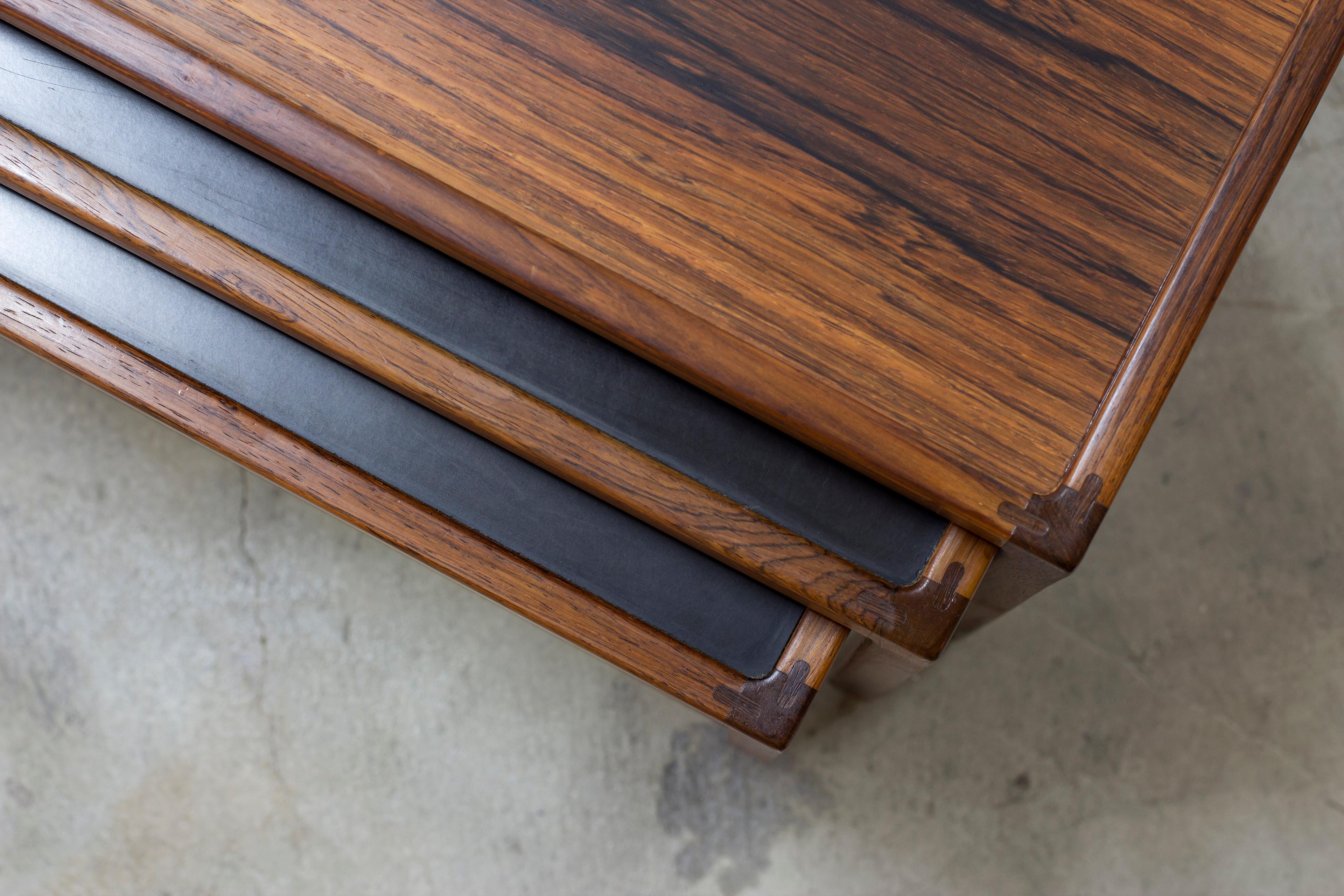 Walnut nesting tables by Kurt Østervig for Jason Møbler, Denmark 1960s In Good Condition In Hägersten, SE
