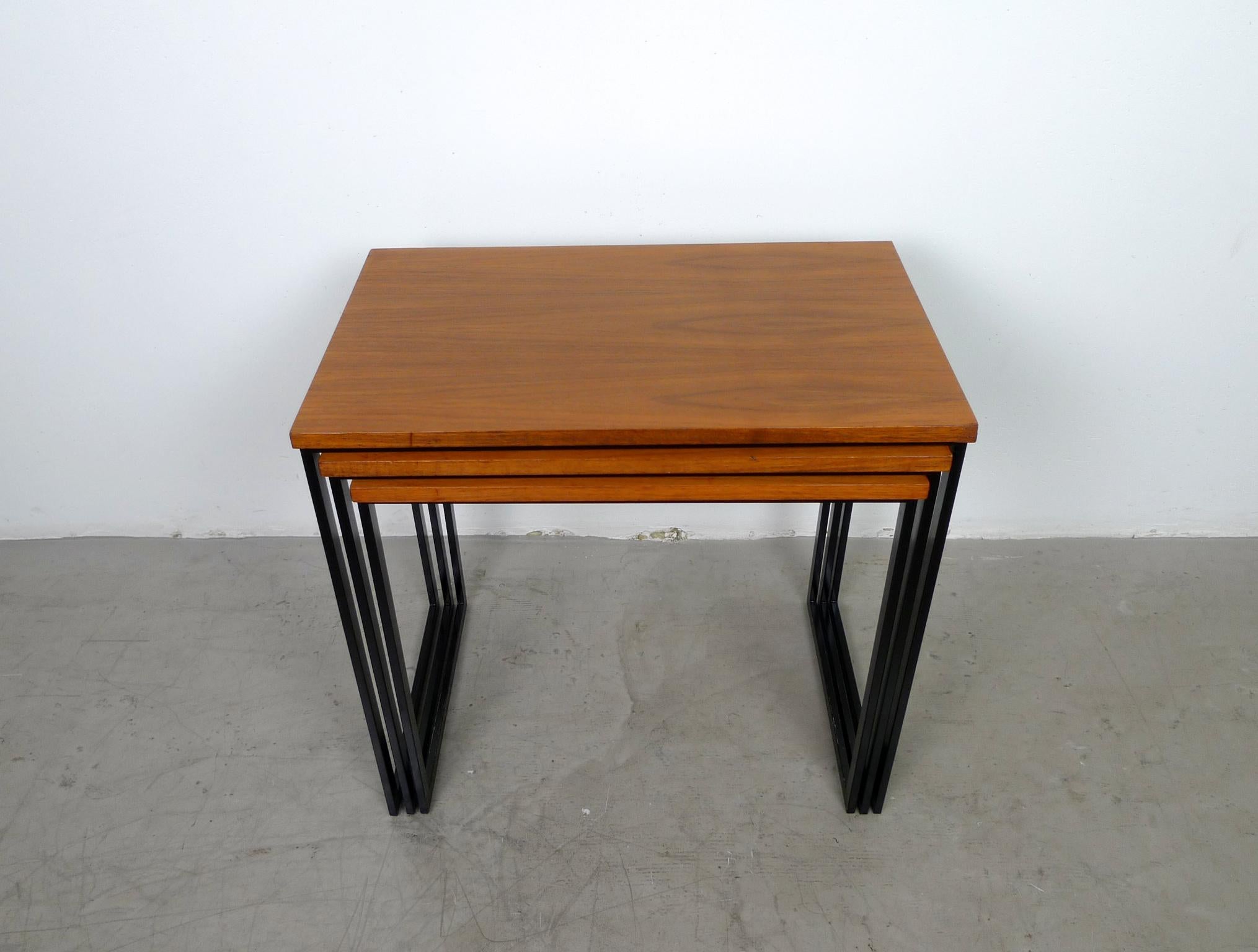 Walnut Nesting Tables with Metal Frames, Germany, 1960s In Good Condition In Berlin, DE