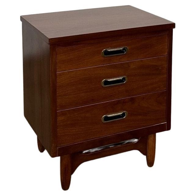 Walnut Nightstand with Sculpted Pulls Single