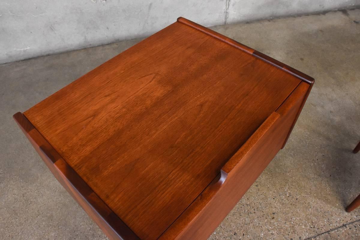 Walnut Nightstands by John Caldwell for Brown Saltman In Good Condition In Long Beach, CA