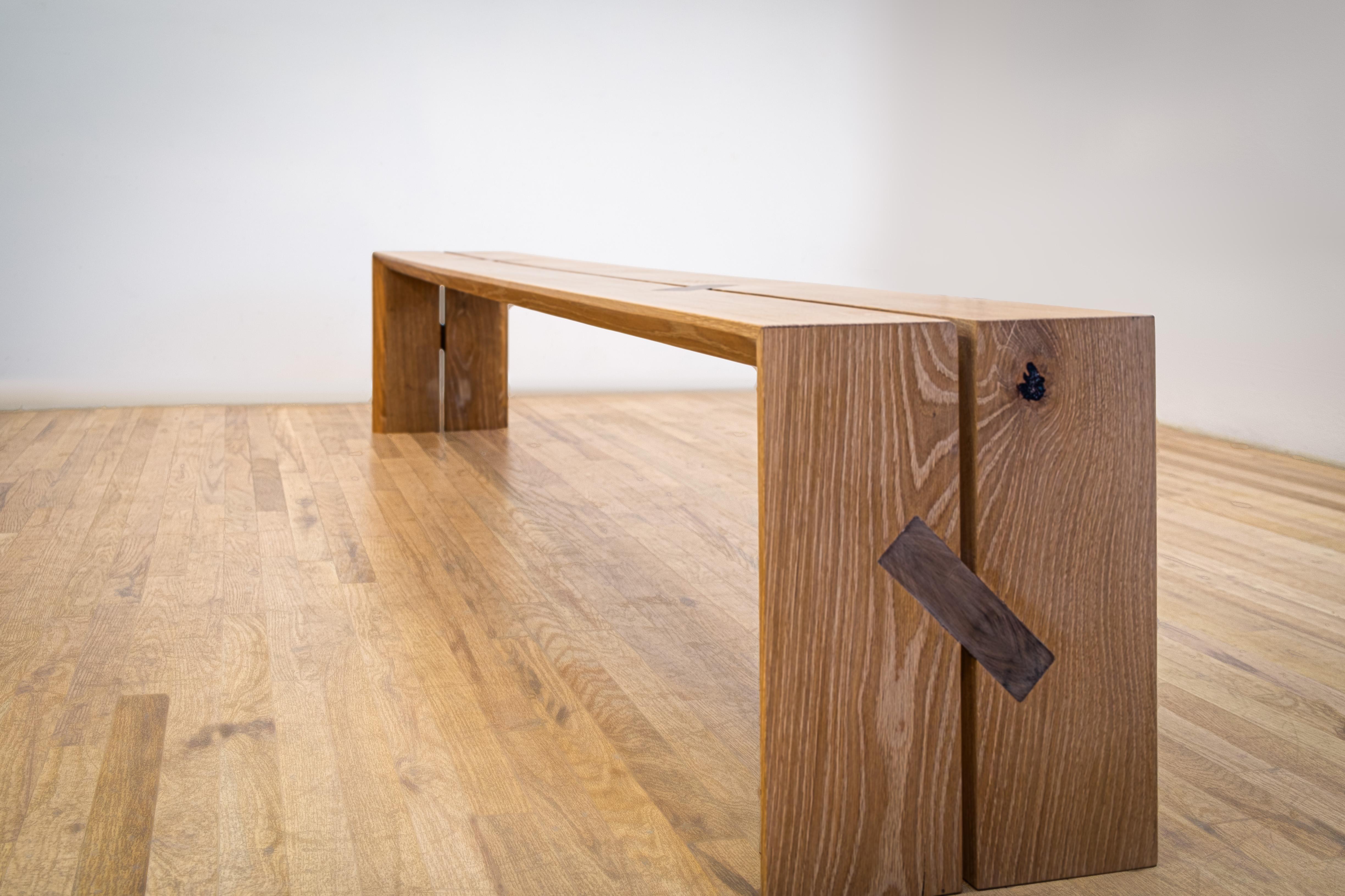 Minimaliste Noyer Oak Butterfly Joinery Gallery Handmade Modern Minimal Bench en vente