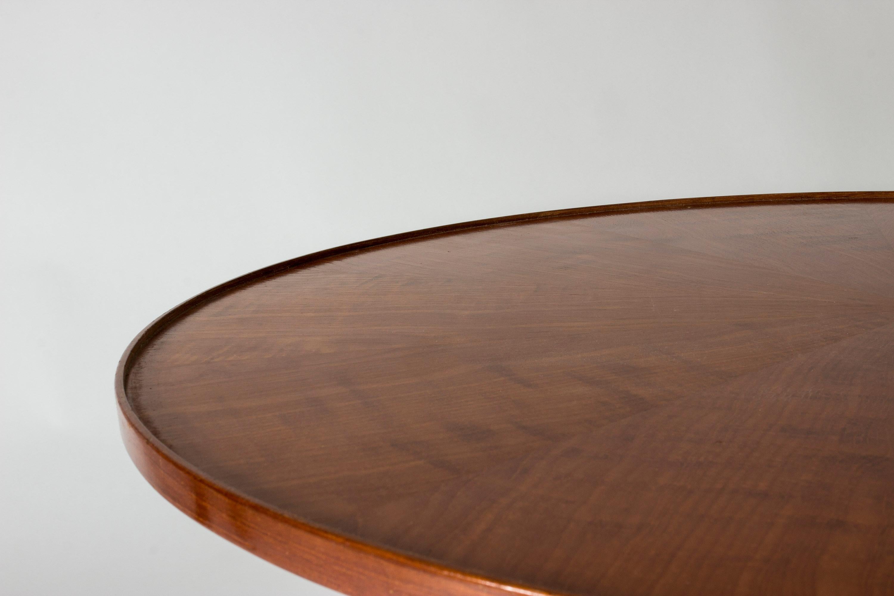 Walnut Occasional Table by Oscar Nilsson for Hantverket, Sweden, 1942 In Good Condition For Sale In Stockholm, SE