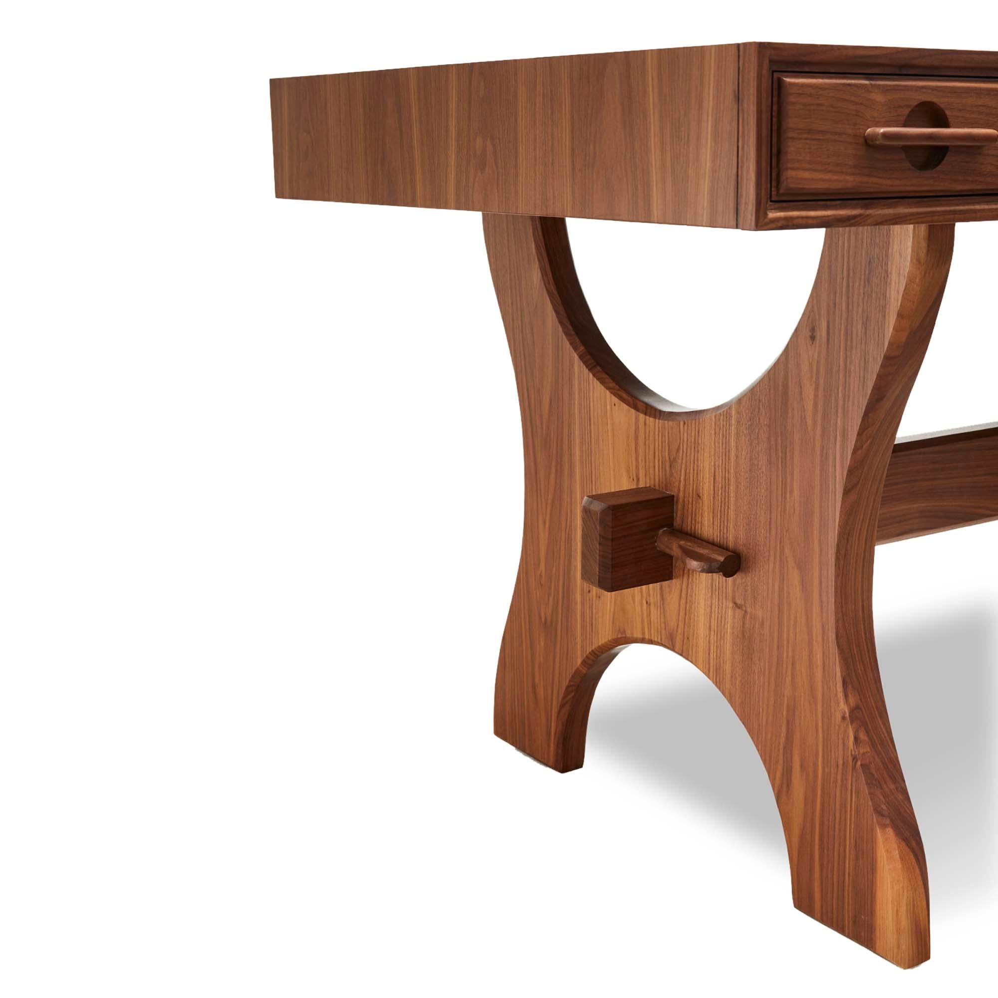 Walnut Ojai Desk by Lawson-Fenning In New Condition For Sale In Los Angeles, CA