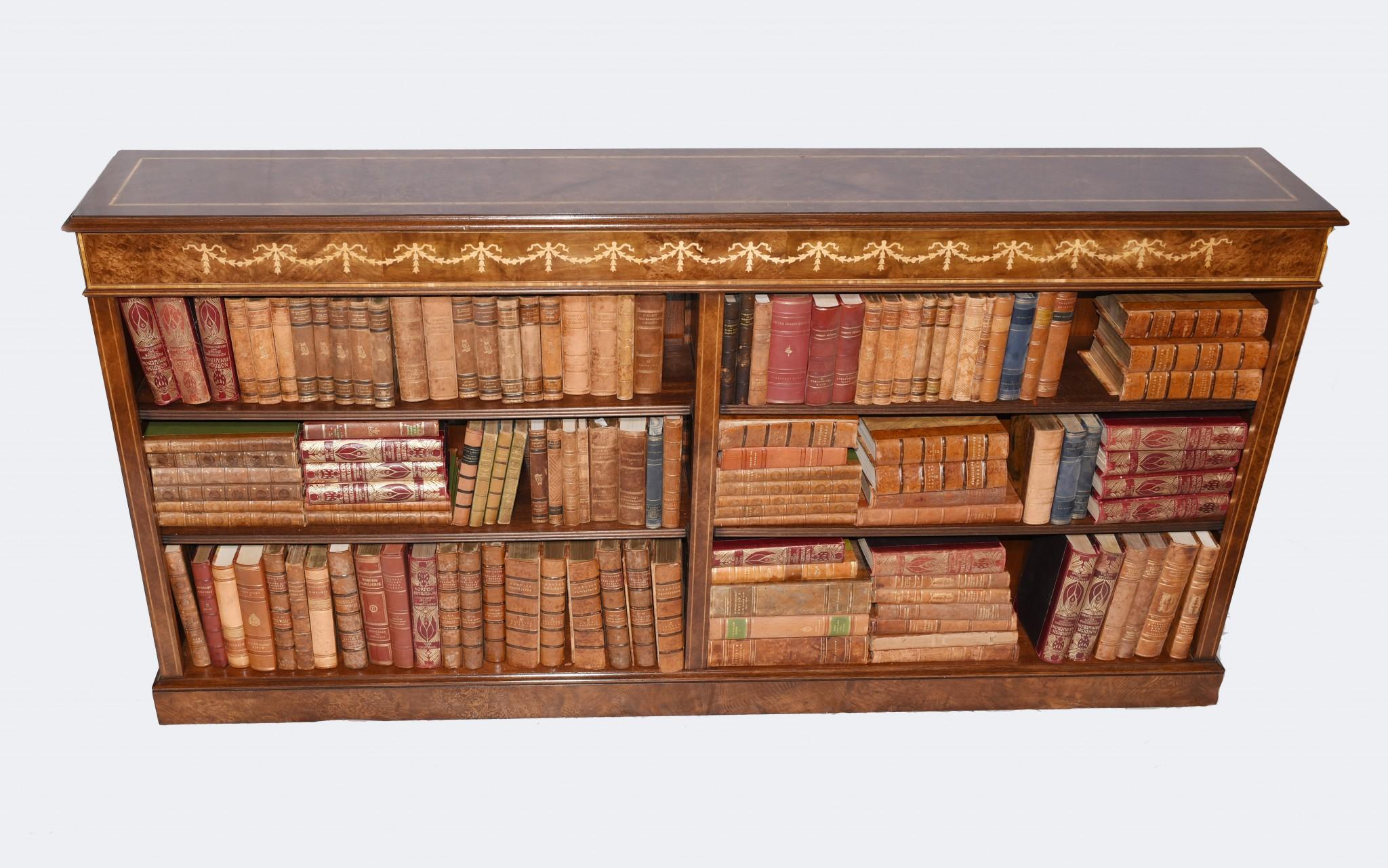Gorgeous Regency style open front bookcase in walnut
Great thing about this piece is the size, plenty of width for all your books and tomes
Hand crafted from walnut with satinwood banding and inlay work with Sheraton sash motifs
Shelves are
