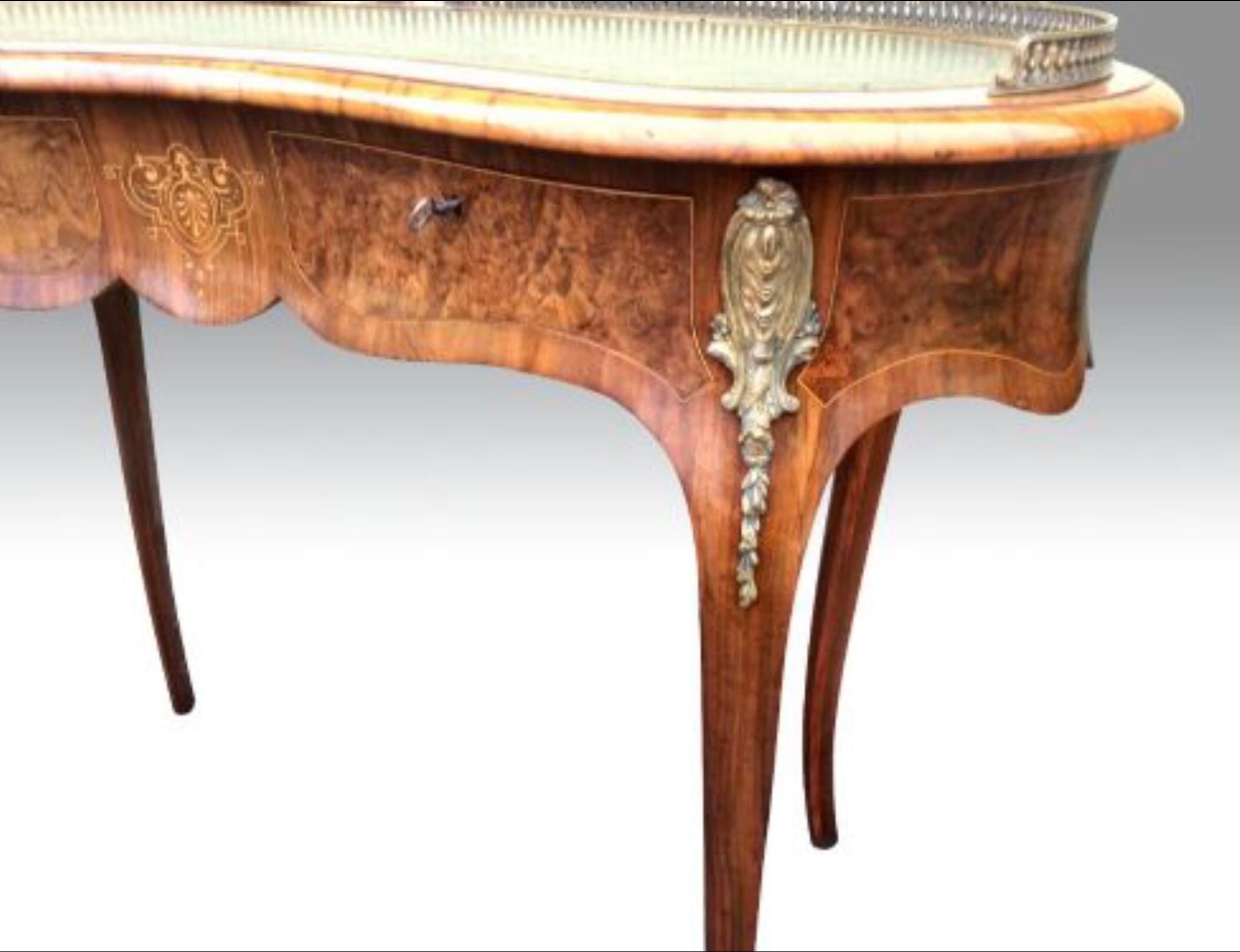 Victorian Walnut Ormolu Mounted Kidney Shaped Antique Desk For Sale
