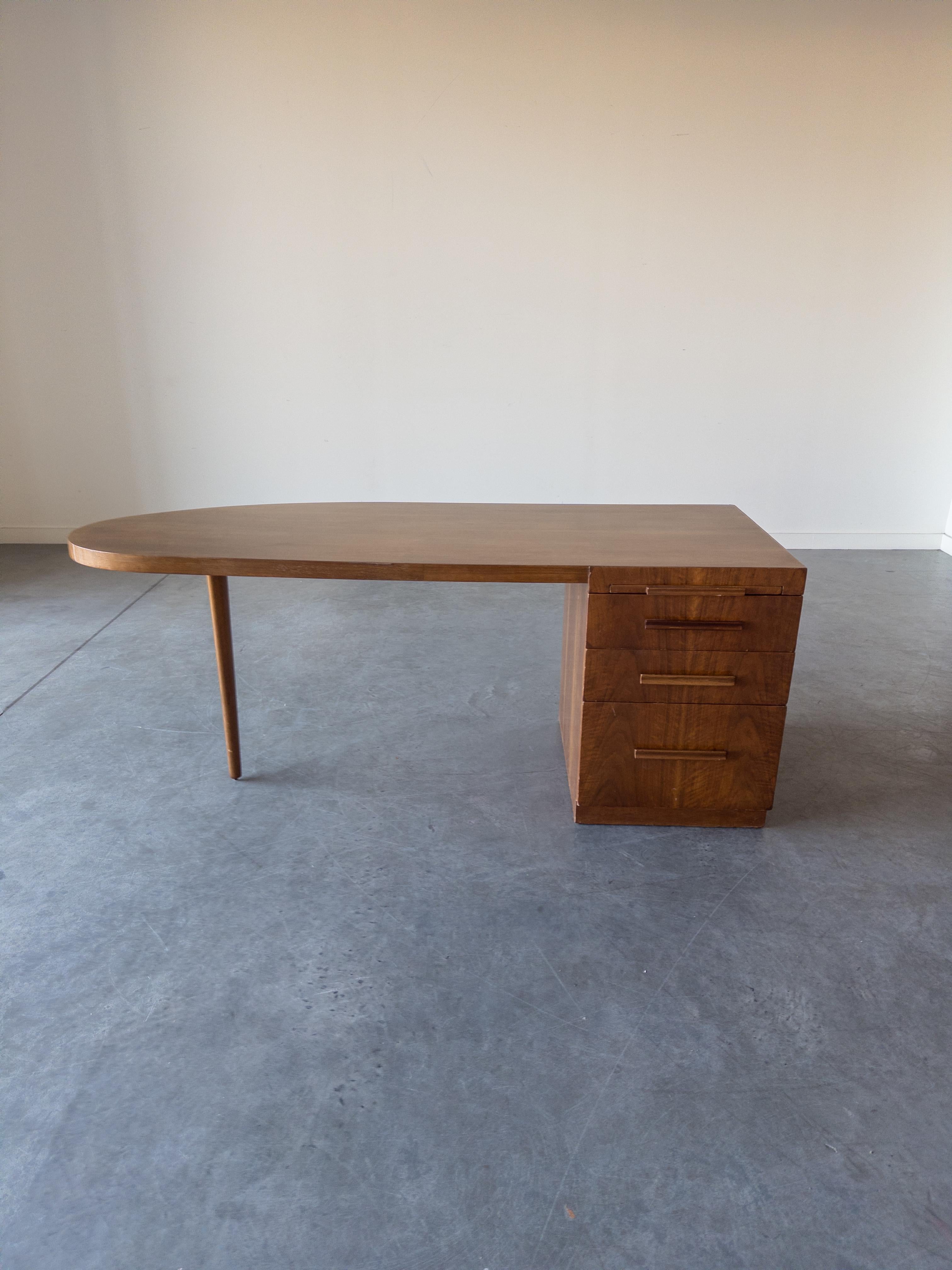Mid-Century Modern Walnut Oval Desk by T.H.Robsjohn-Gibbings for Widdicomb For Sale