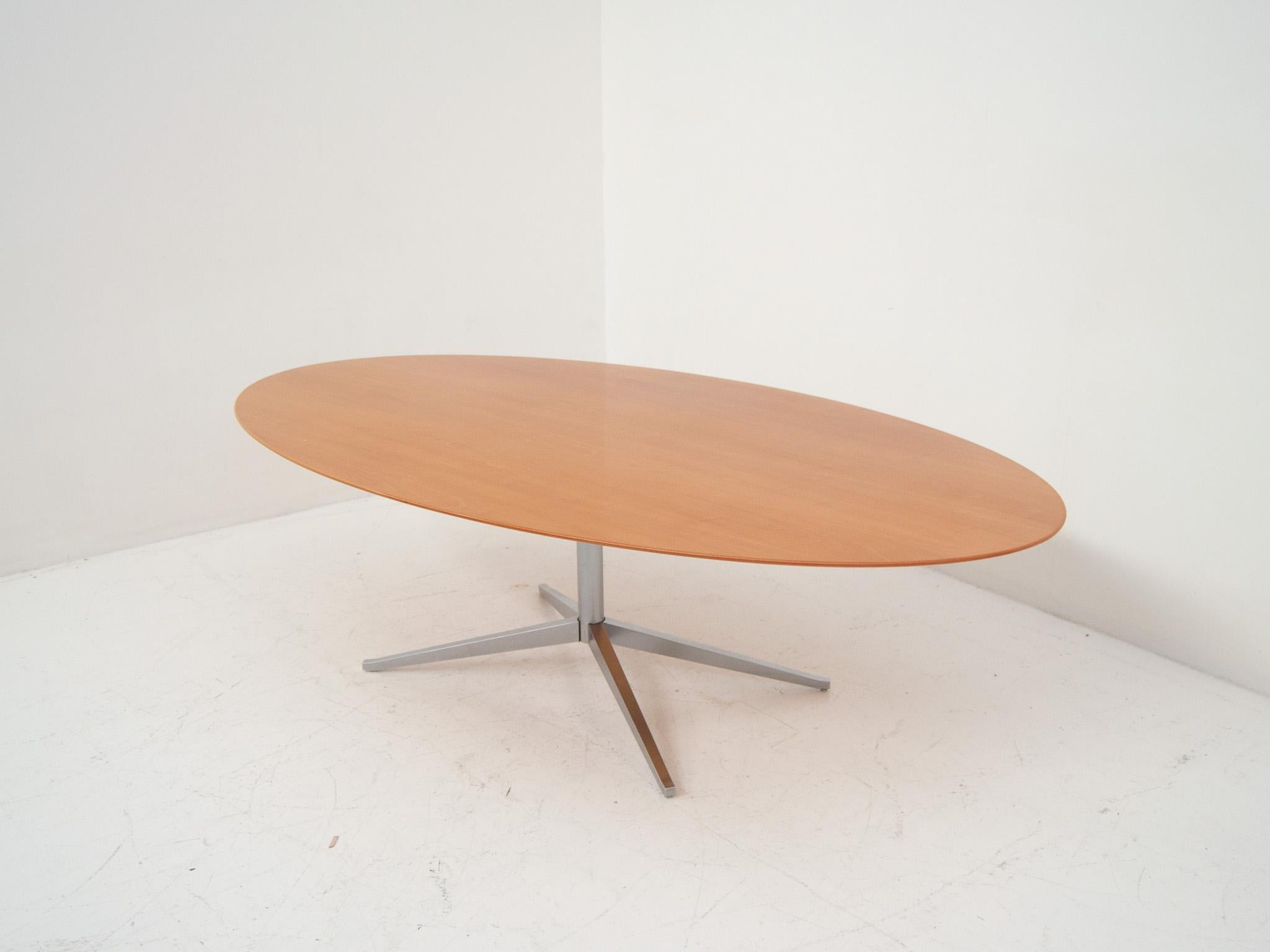 Mid-20th Century Walnut Oval Dining Table Desk Florence Knoll For Sale