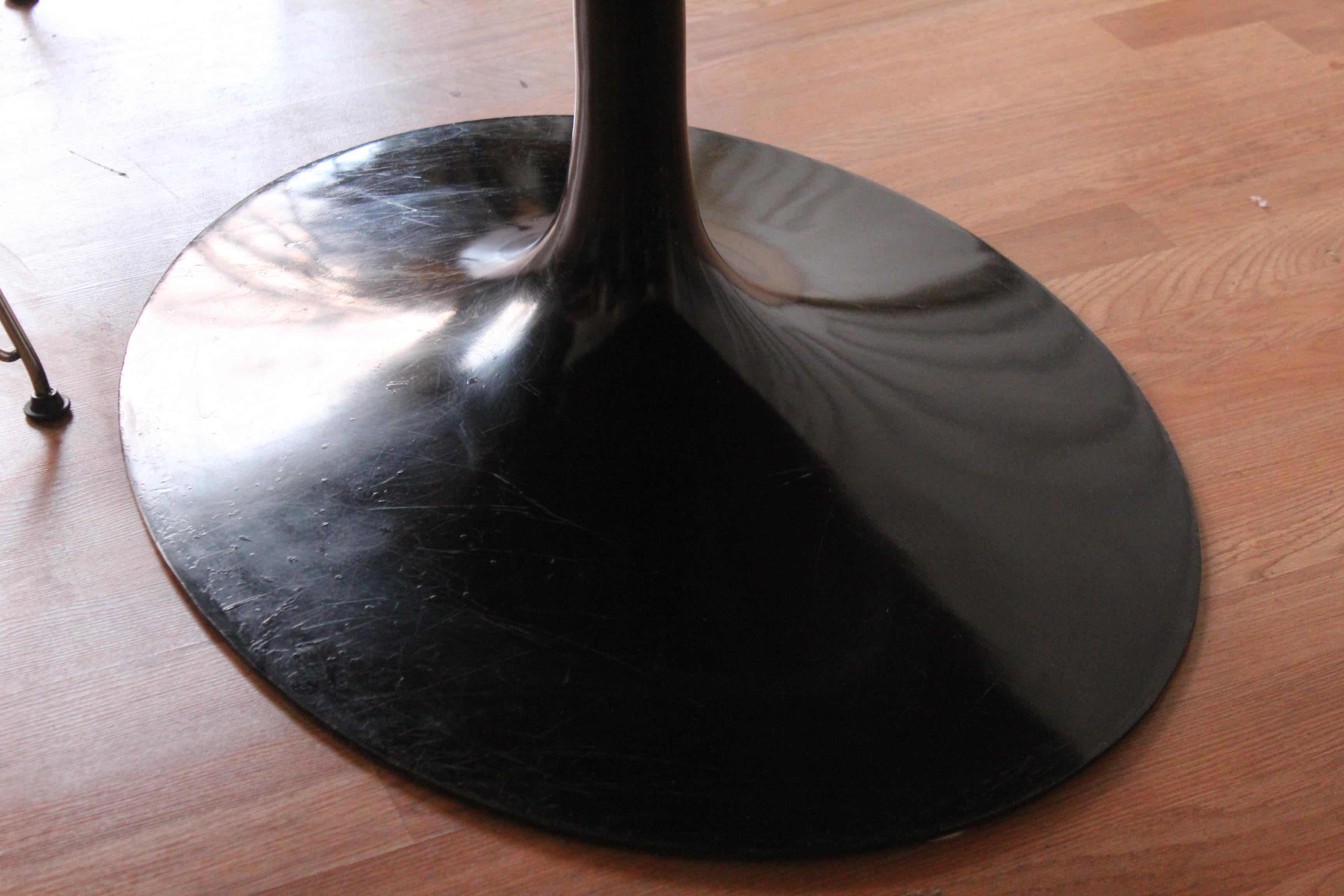 tulip table walnut