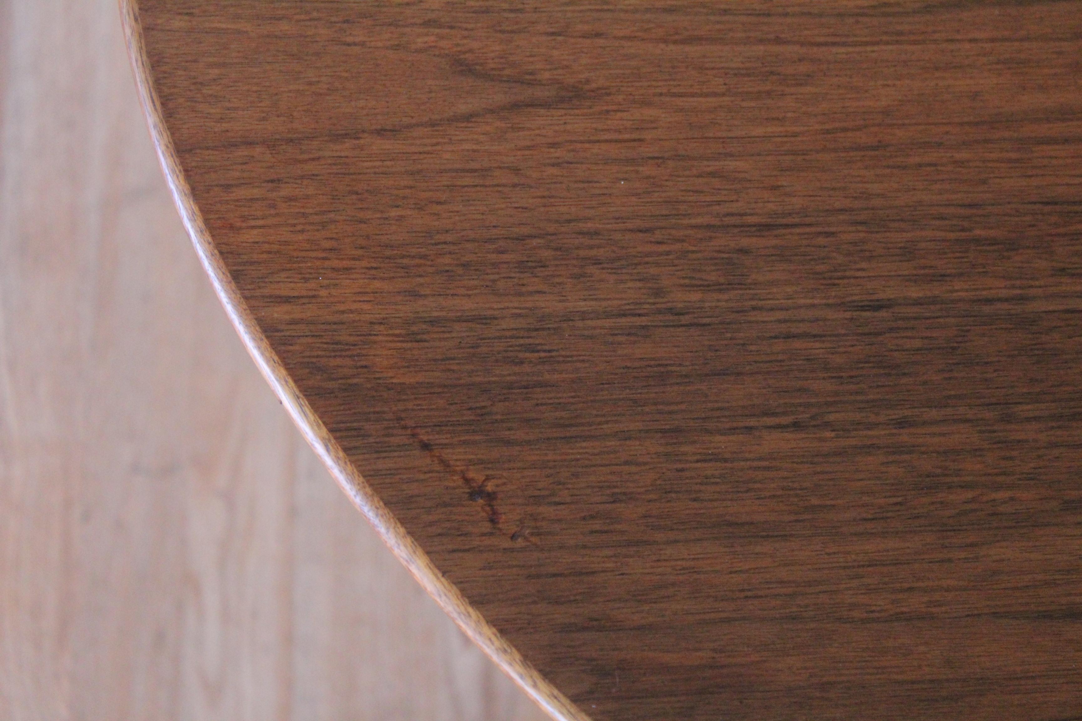 Walnut Oval Tulip Table by Eero Saarinen for Knoll In Good Condition In Chicago, IL