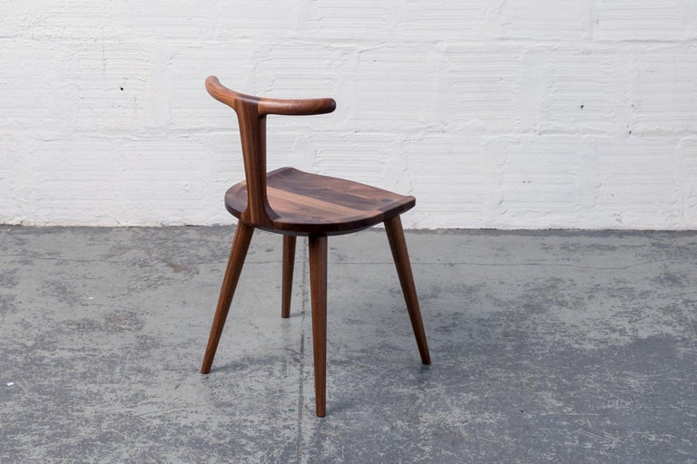 https://a.1stdibscdn.com/walnut-oxbend-chair-with-leather-seat-pad-by-fernweh-woodworking-for-sale-picture-5/f_12192/f_324948821675088412268/walnut1_master.jpeg?width=768