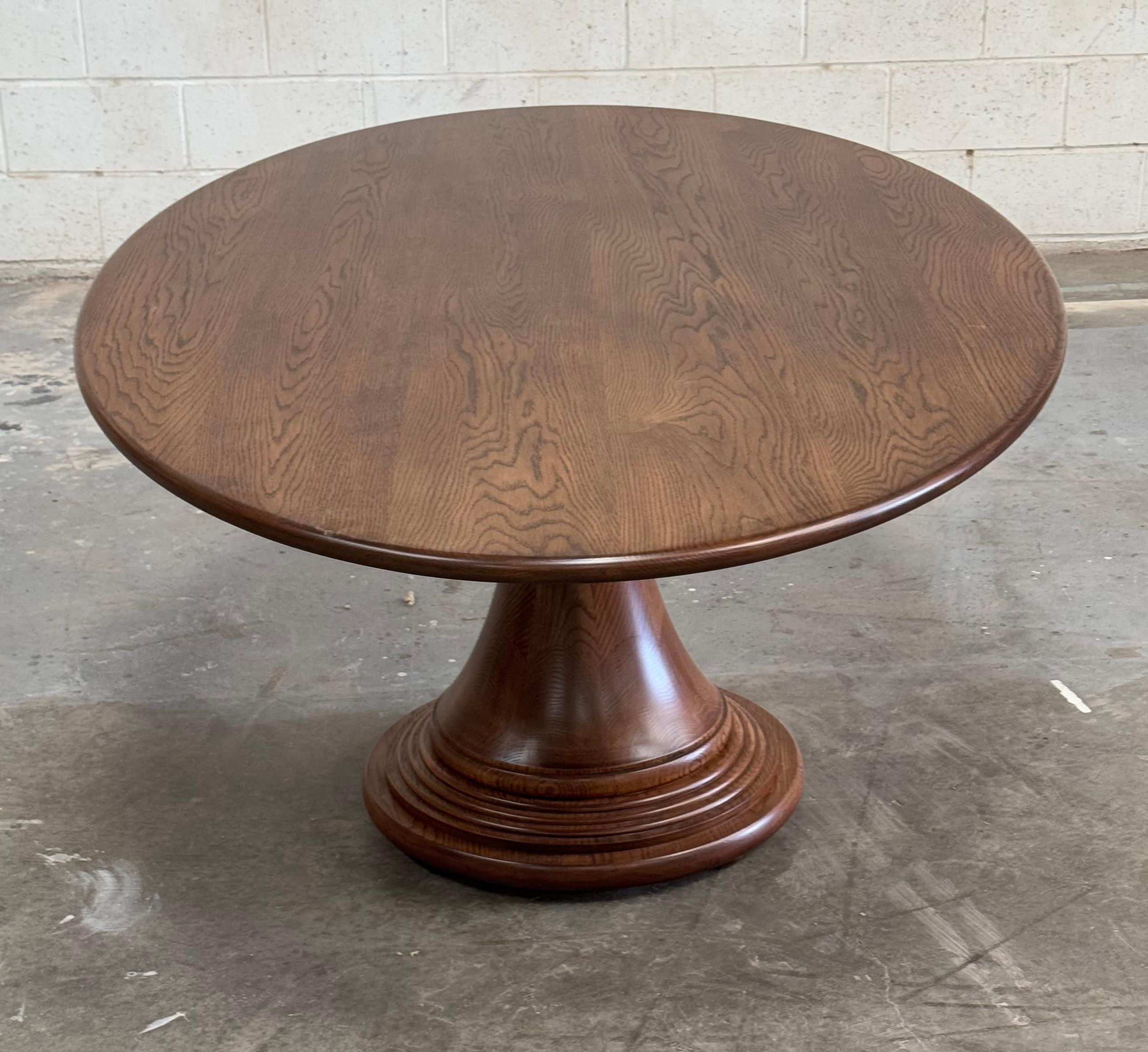 Esstisch mit Sockel aus Nussbaumholz, auf Bestellung gefertigt von Petersen Antiques (Handgefertigt) im Angebot