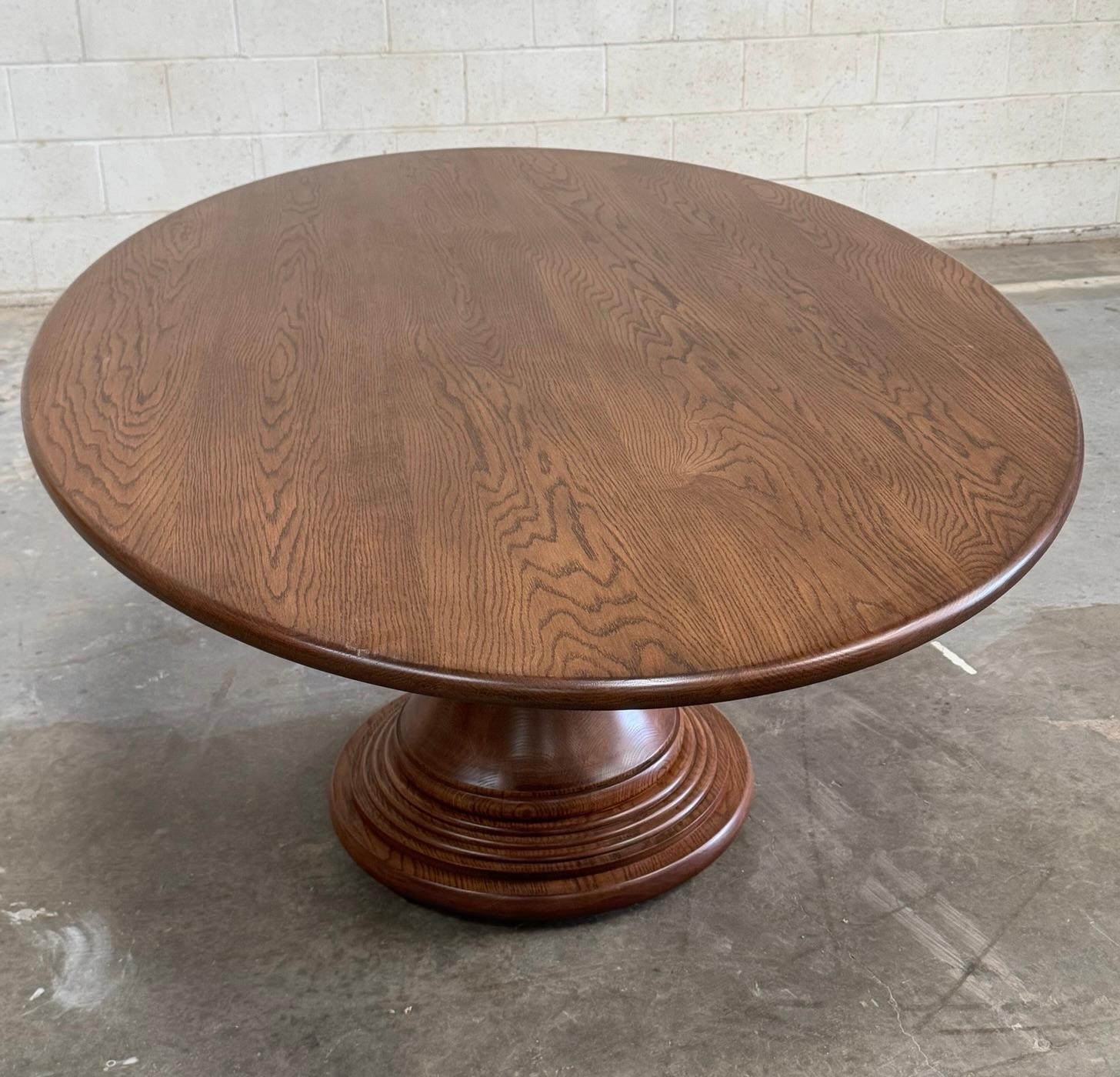 Esstisch mit Sockel aus Nussbaumholz, auf Bestellung gefertigt von Petersen Antiques im Zustand „Neu“ im Angebot in Los Angeles, CA