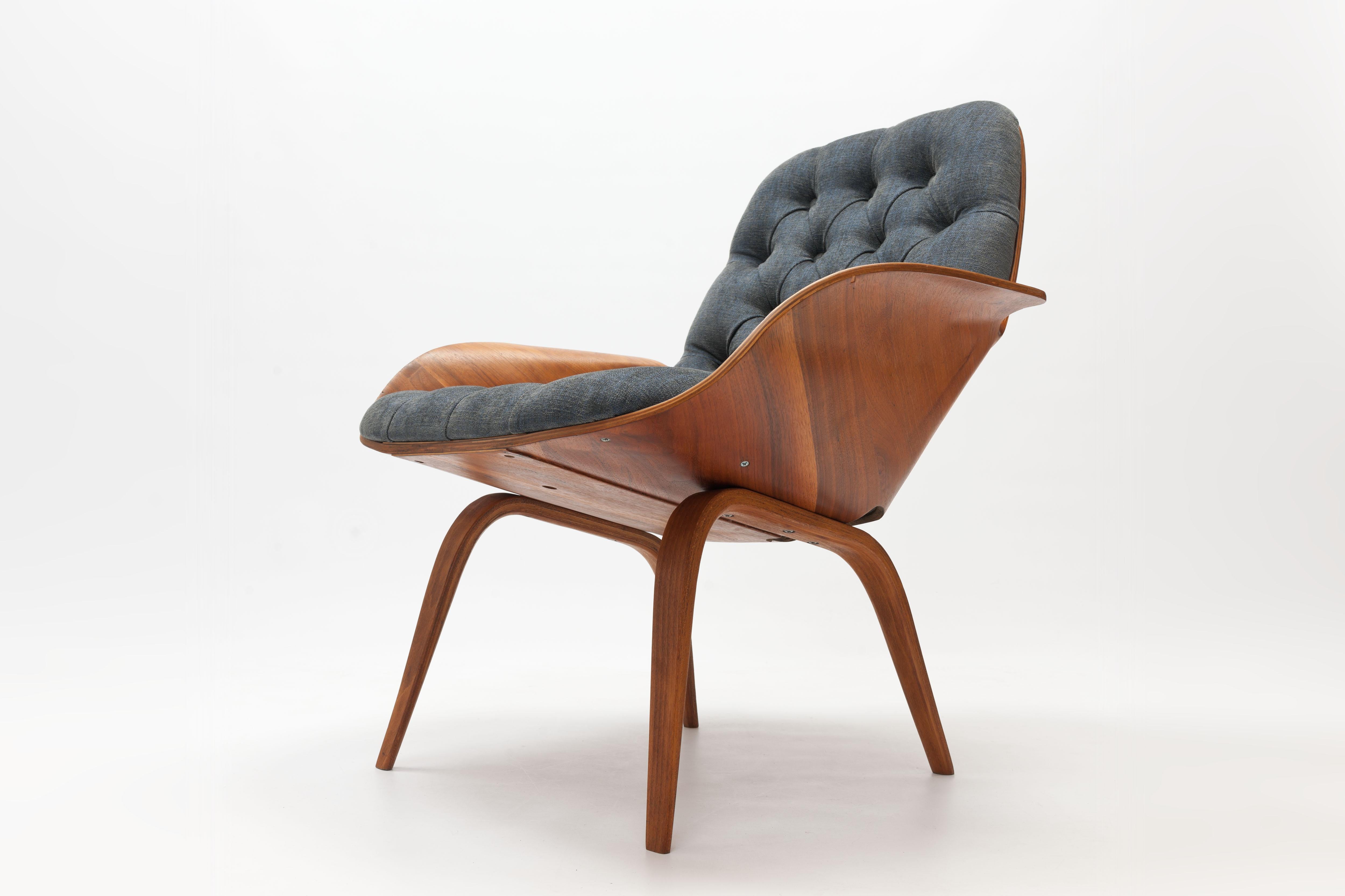 Walnut Plywood 'Mrs' Lounge Chair by George Mulhauser by Plycraft 3