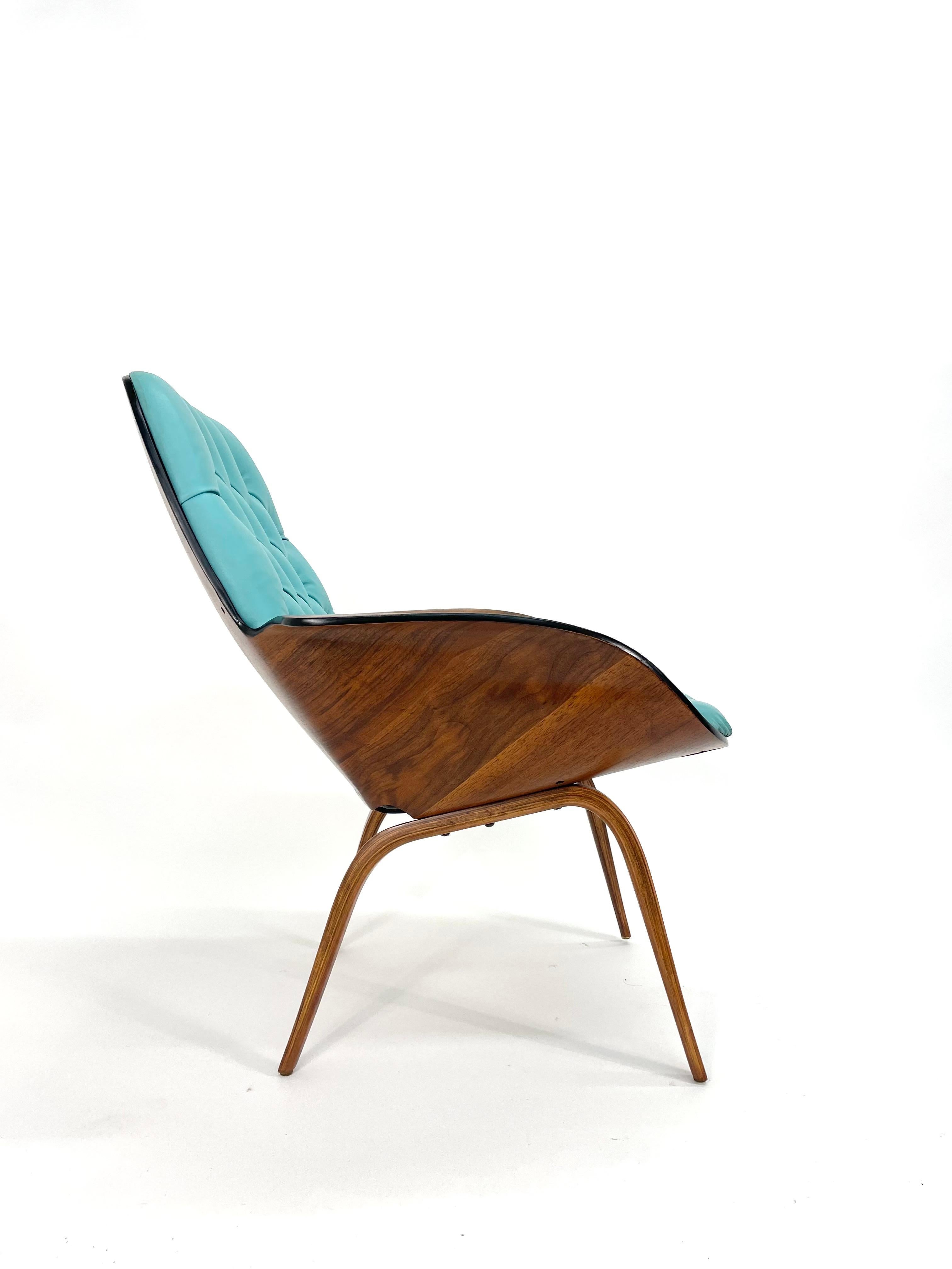 American 'Mrs' Lounge Chair by George Mulhauser for Plycraft in Walnut Plywood 