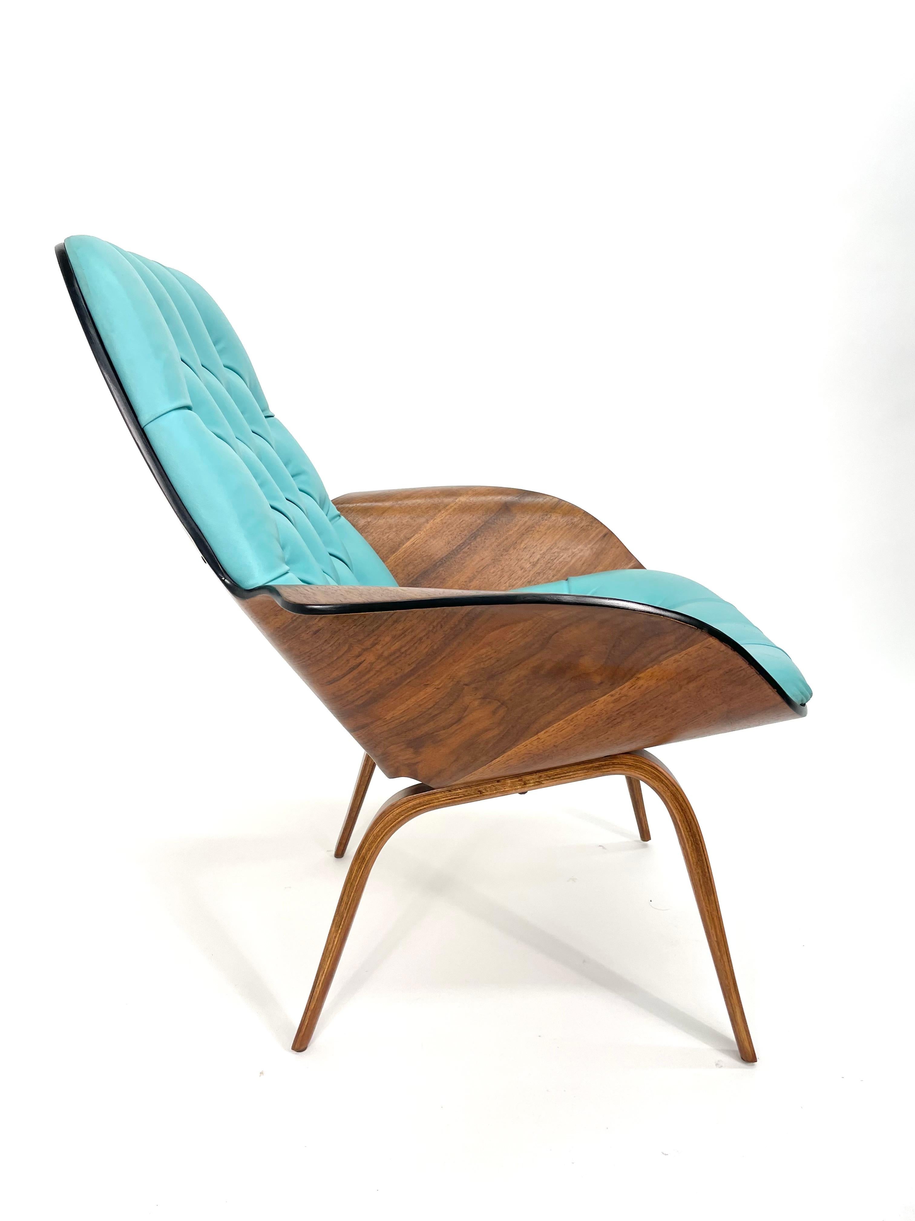 'Mrs' Lounge Chair by George Mulhauser for Plycraft in Walnut Plywood  1