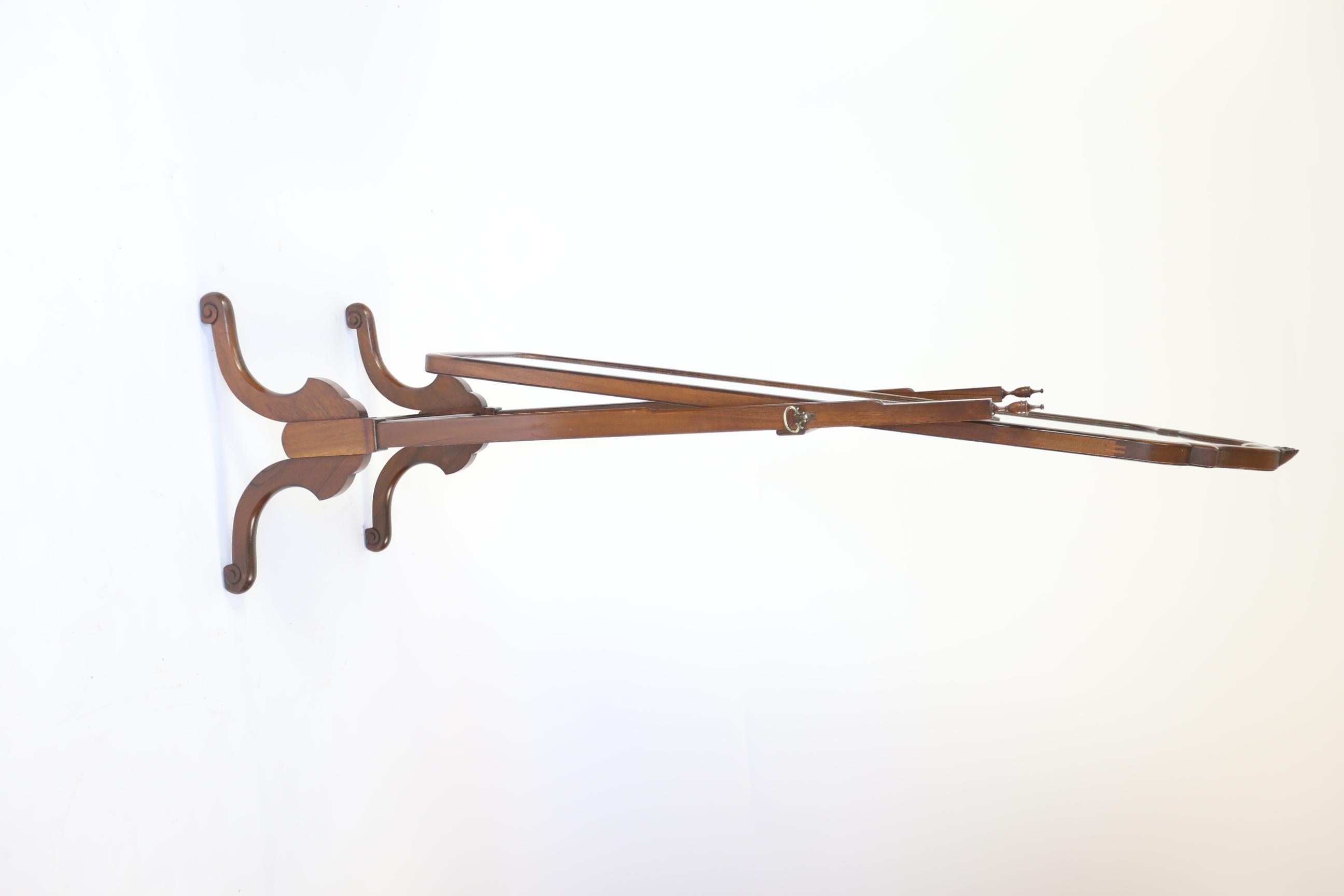 WALNUT Queen Anne Stil Cheval Spiegel, um 1930er Jahre (Poliert) im Angebot