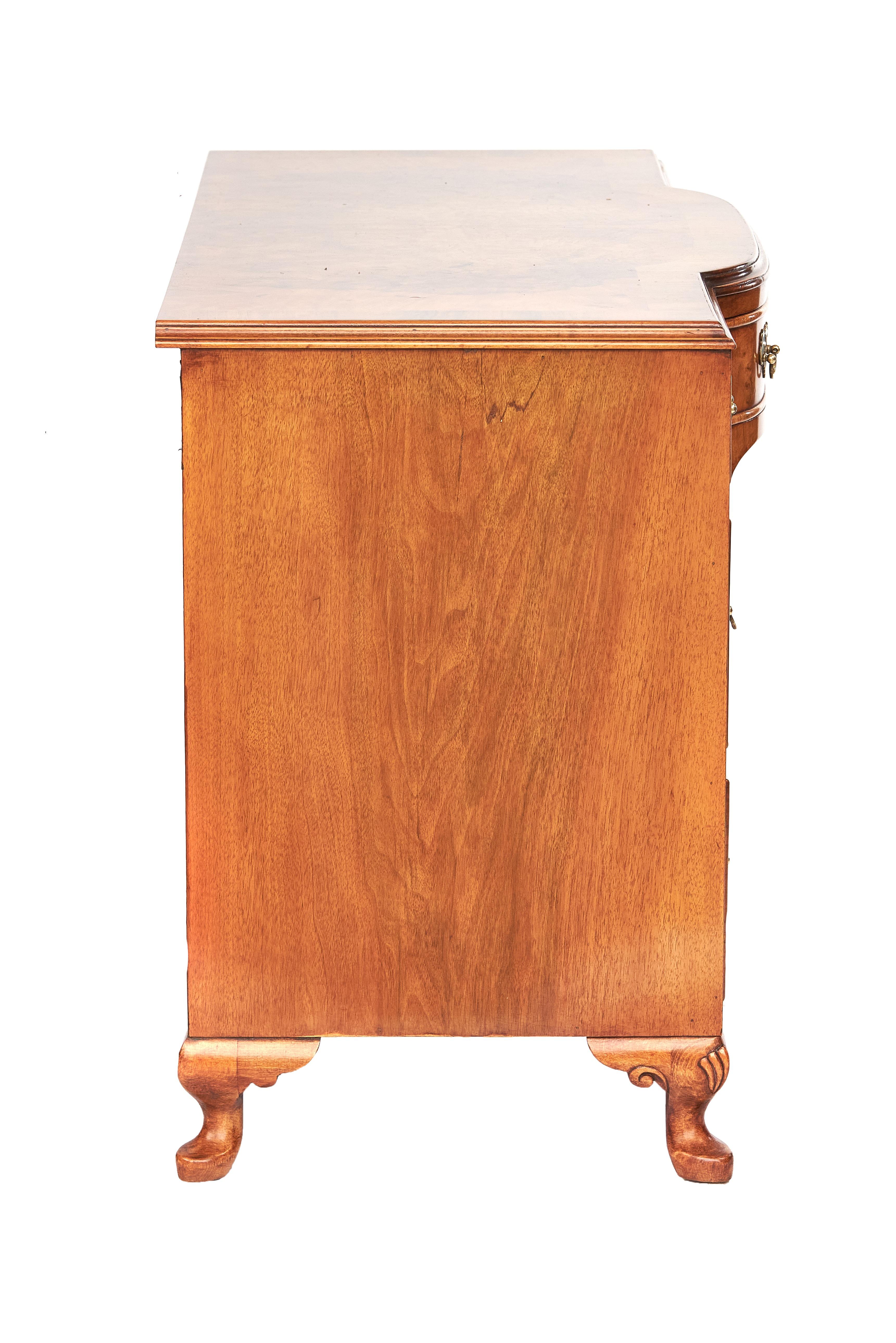 Walnut Queen Anne Style Kneehole Burr Walnut Dressing Table with Stool For Sale 4