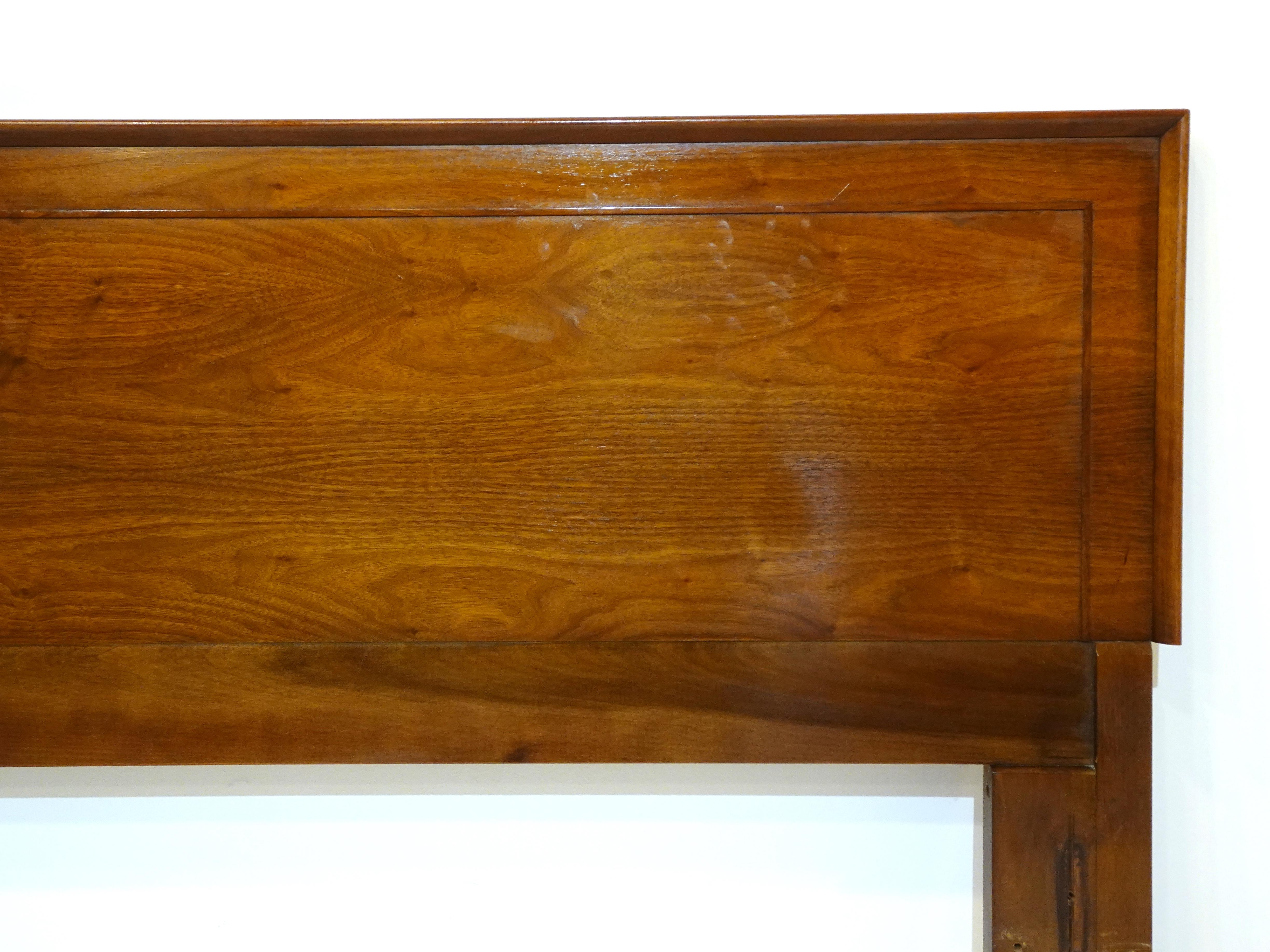 Walnut Queen Sized Headboard by American of Martinsville In Good Condition For Sale In Cincinnati, OH
