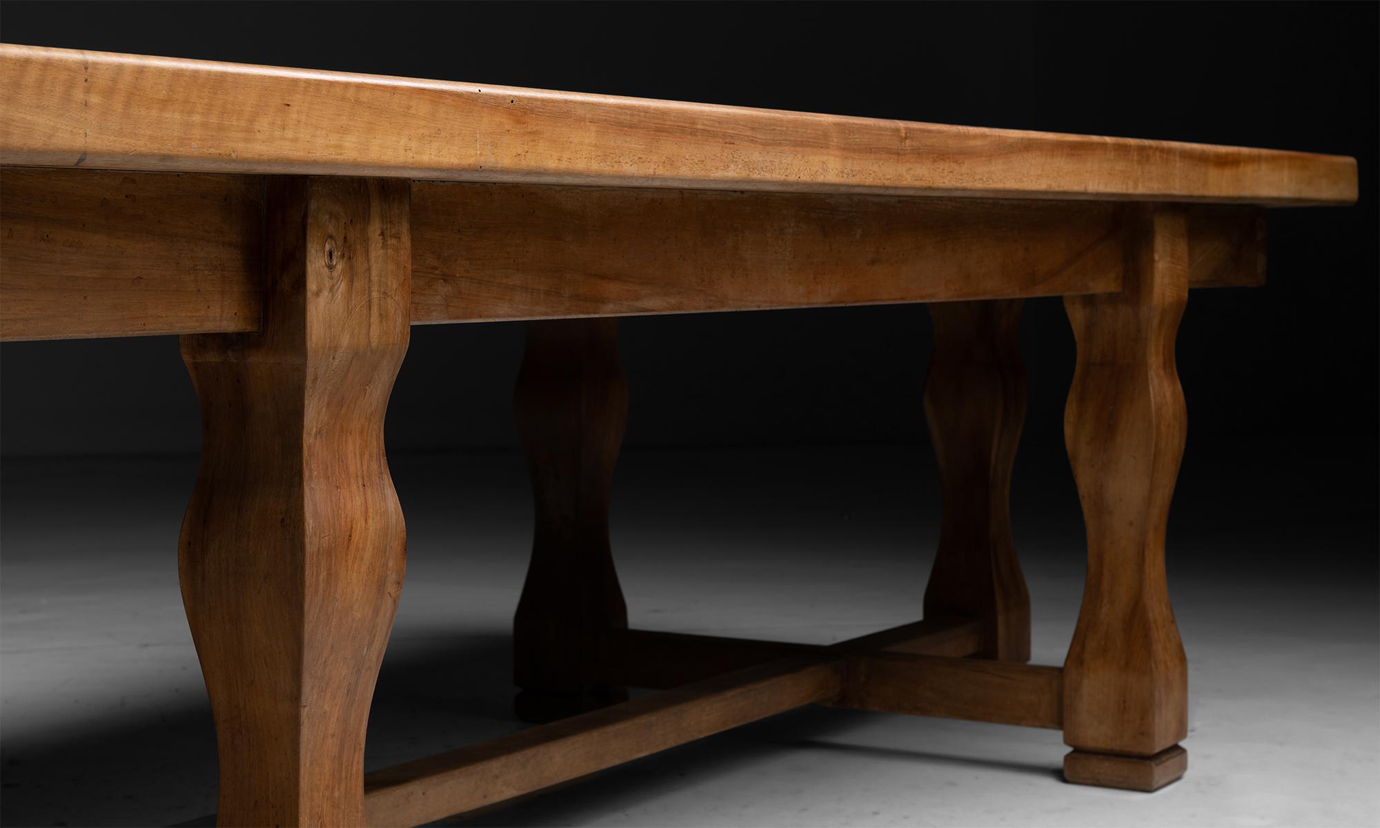 Walnut Refectory Table, England 1972 In Good Condition For Sale In Culver City, CA
