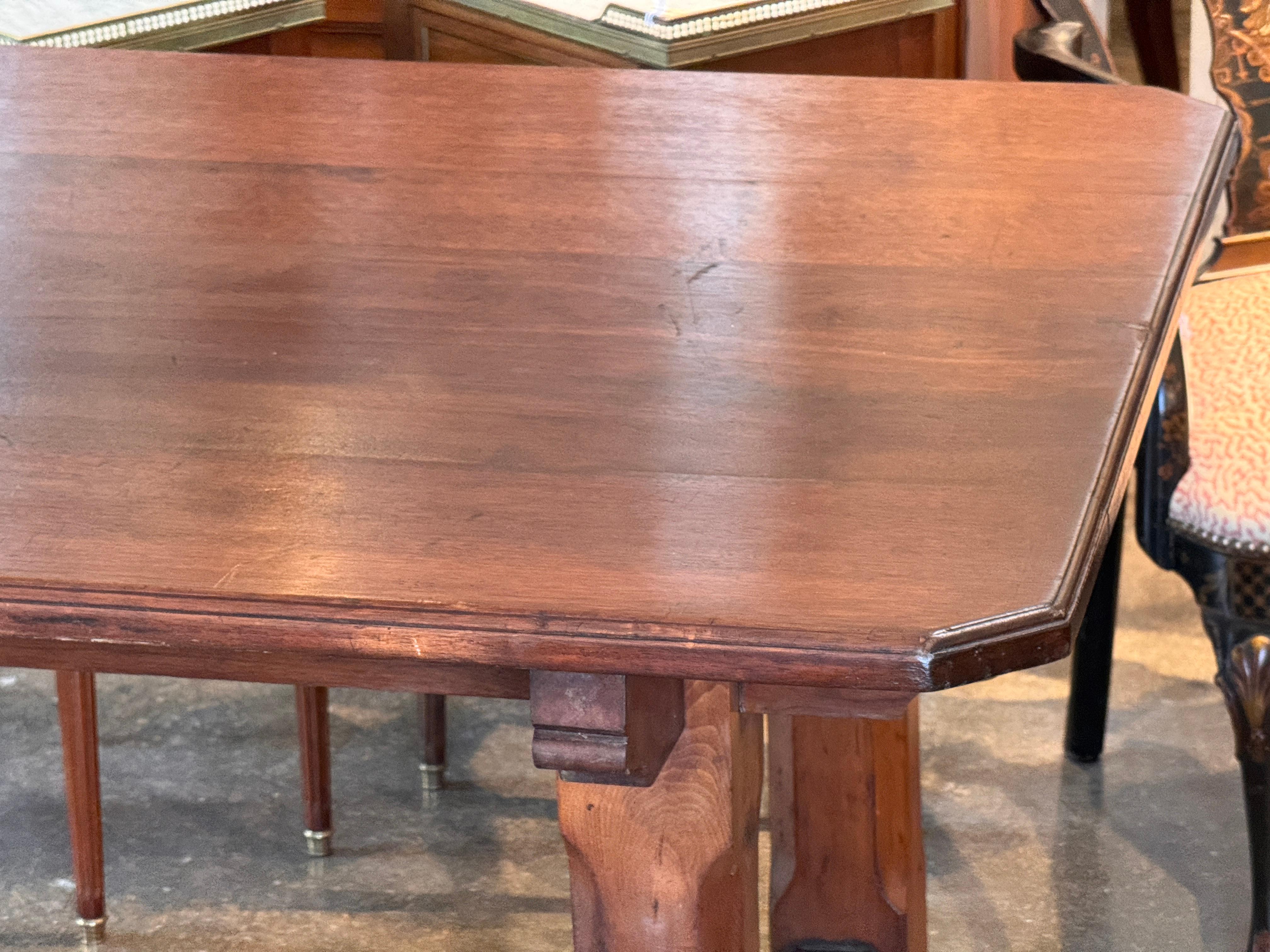 Table de réfectoire en noyer en vente 6