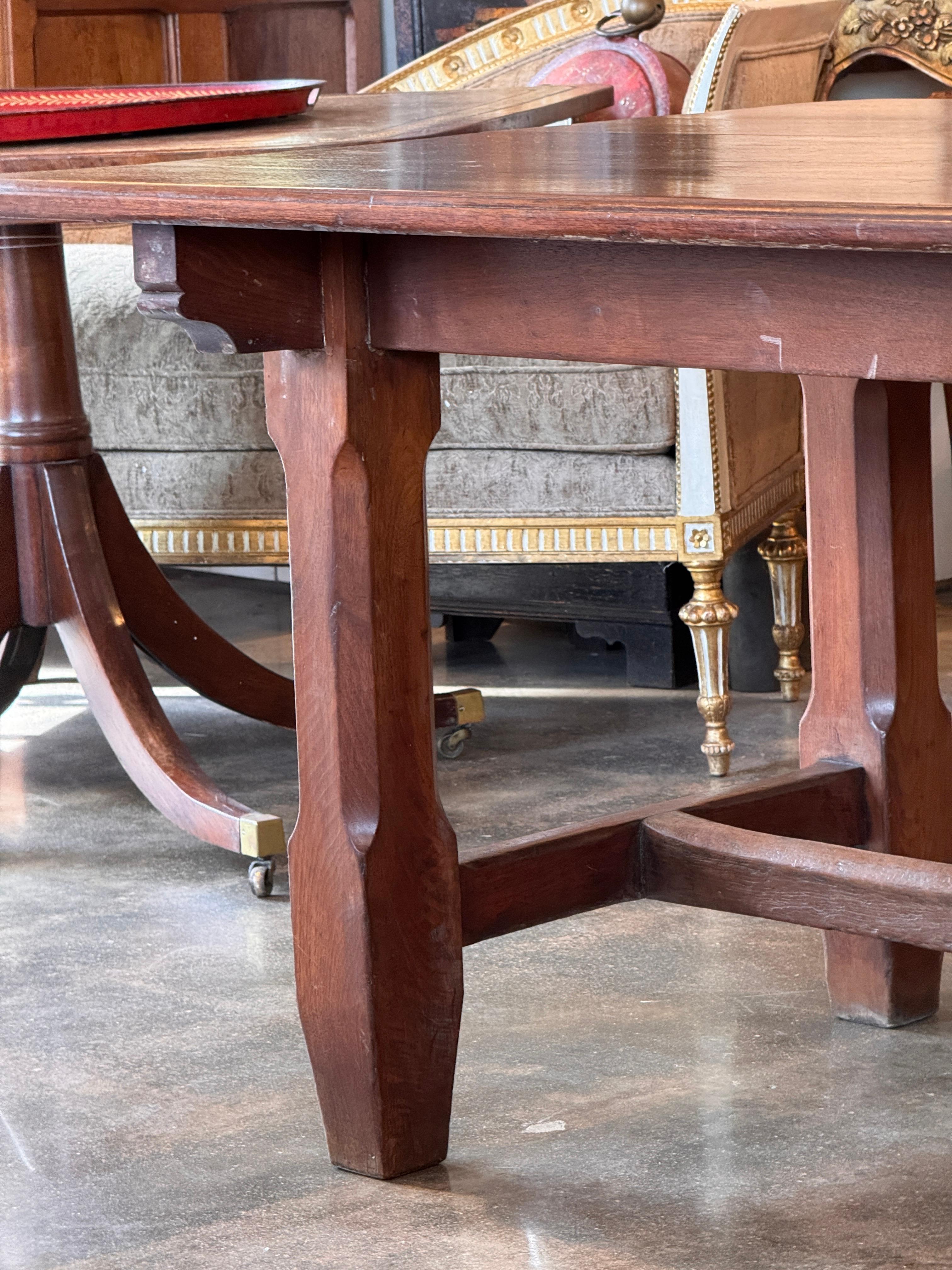 Table de réfectoire en noyer en vente 3