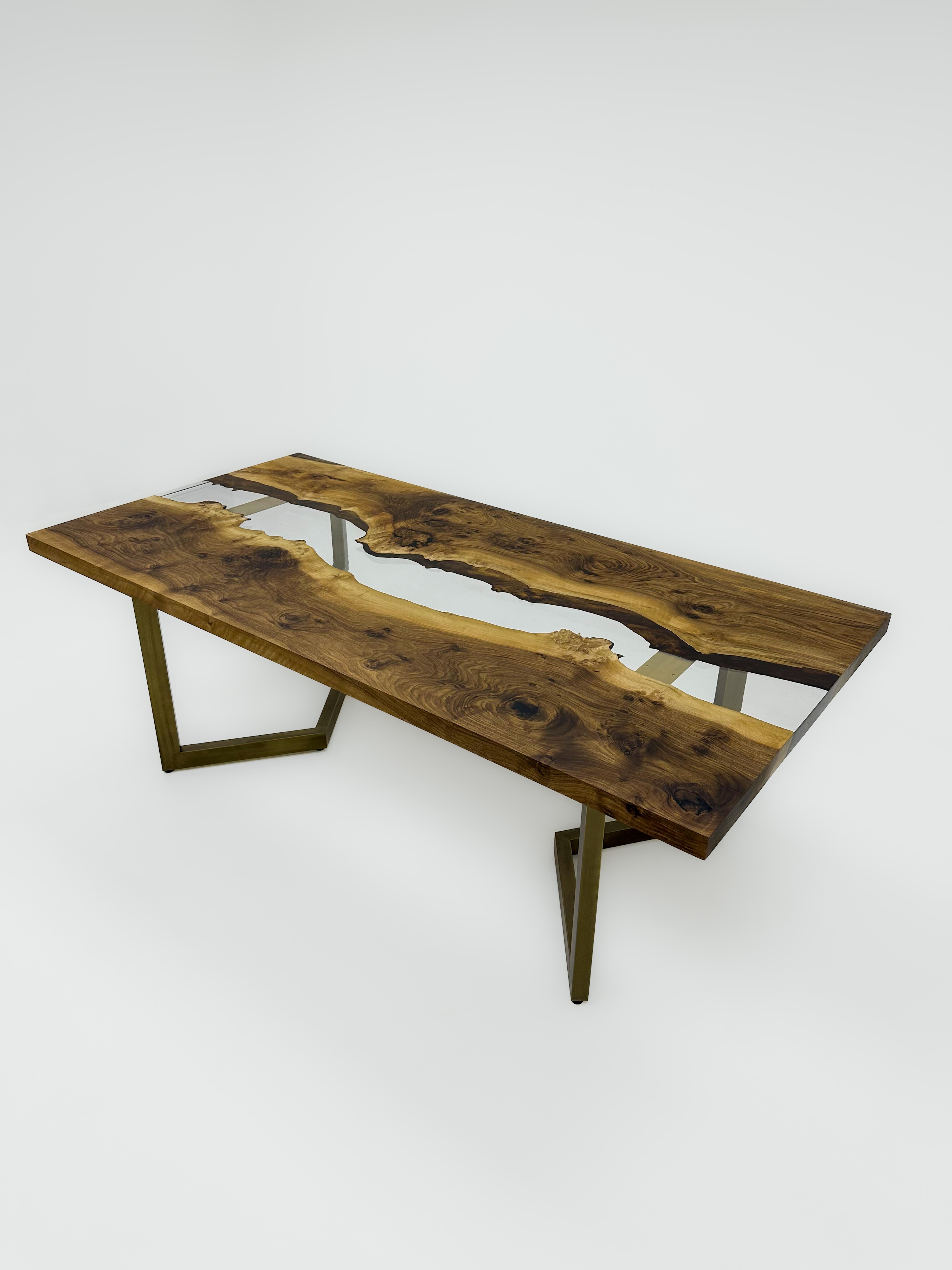 Brossé Table de salle à manger River Clear Transparent Epoxy Resin Wooden en vente