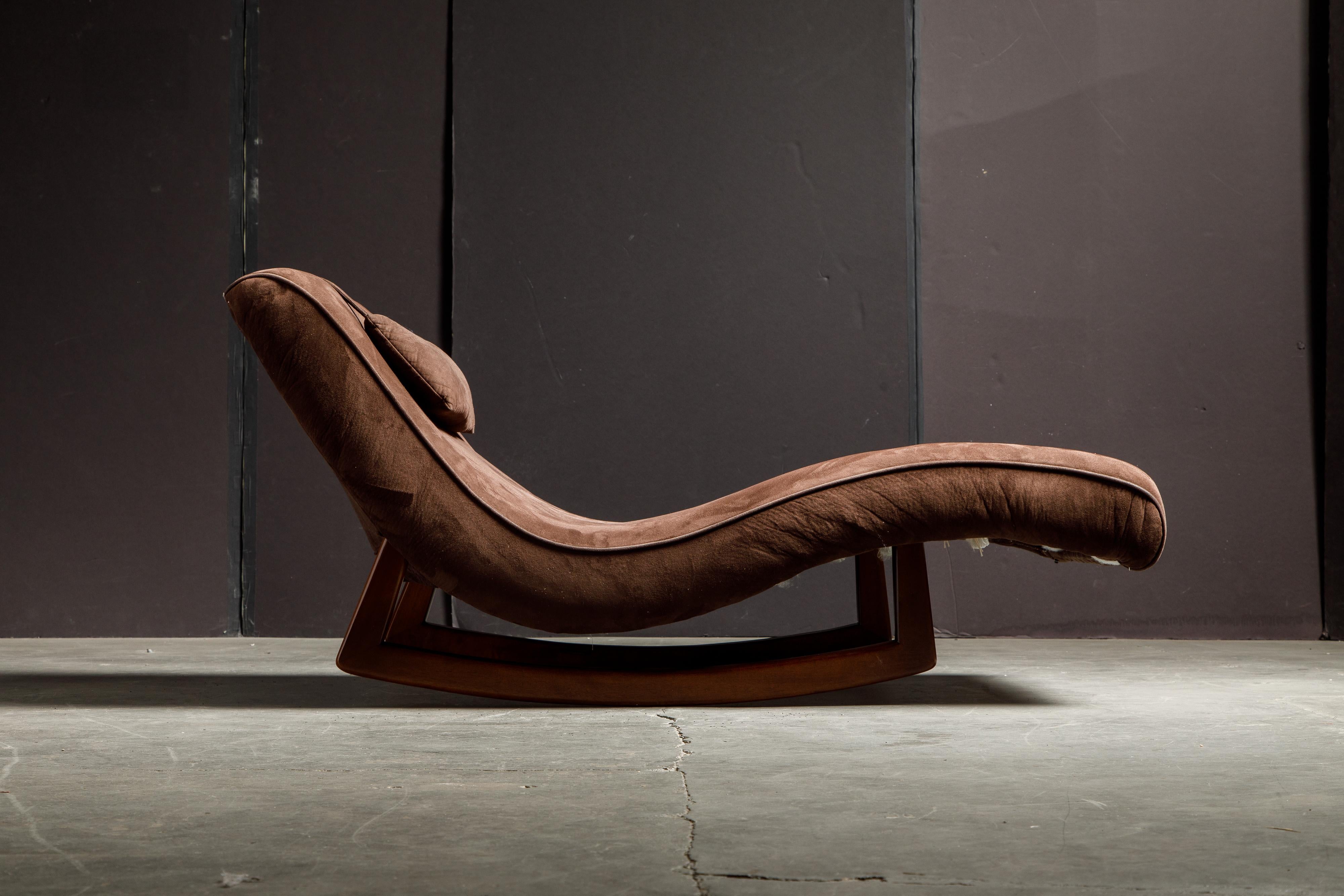 Walnut Rocking Daybed Attributed to Adrian Pearsall for Craft Associates, 1960s In Good Condition In Los Angeles, CA