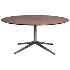 Table de salle à manger ronde en noyer de Florence Knoll pour Knoll International