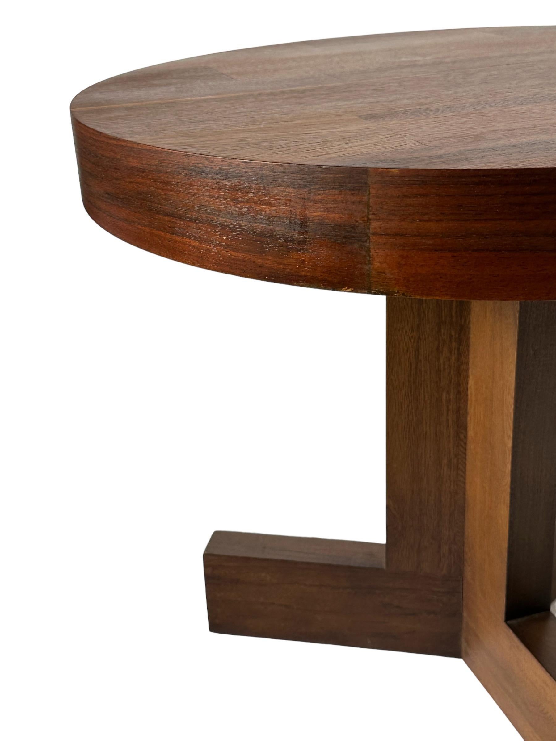 Walnut Round Side/End Table by Lane For Sale 4
