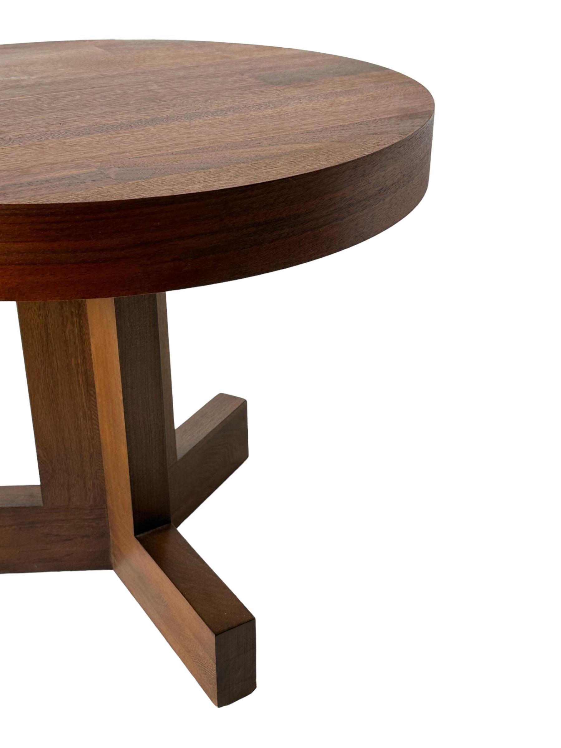 Walnut Round Side/End Table by Lane For Sale 5