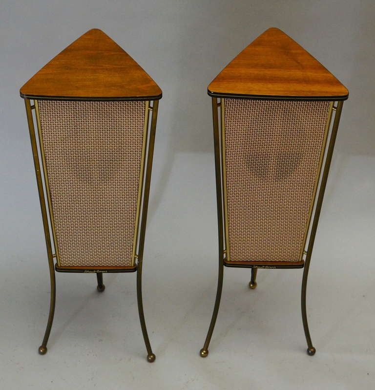 Pair of 1960s walnut Schaub Lorenz end table speakers. Germany 1950s.
Both speakers are in good working condition.