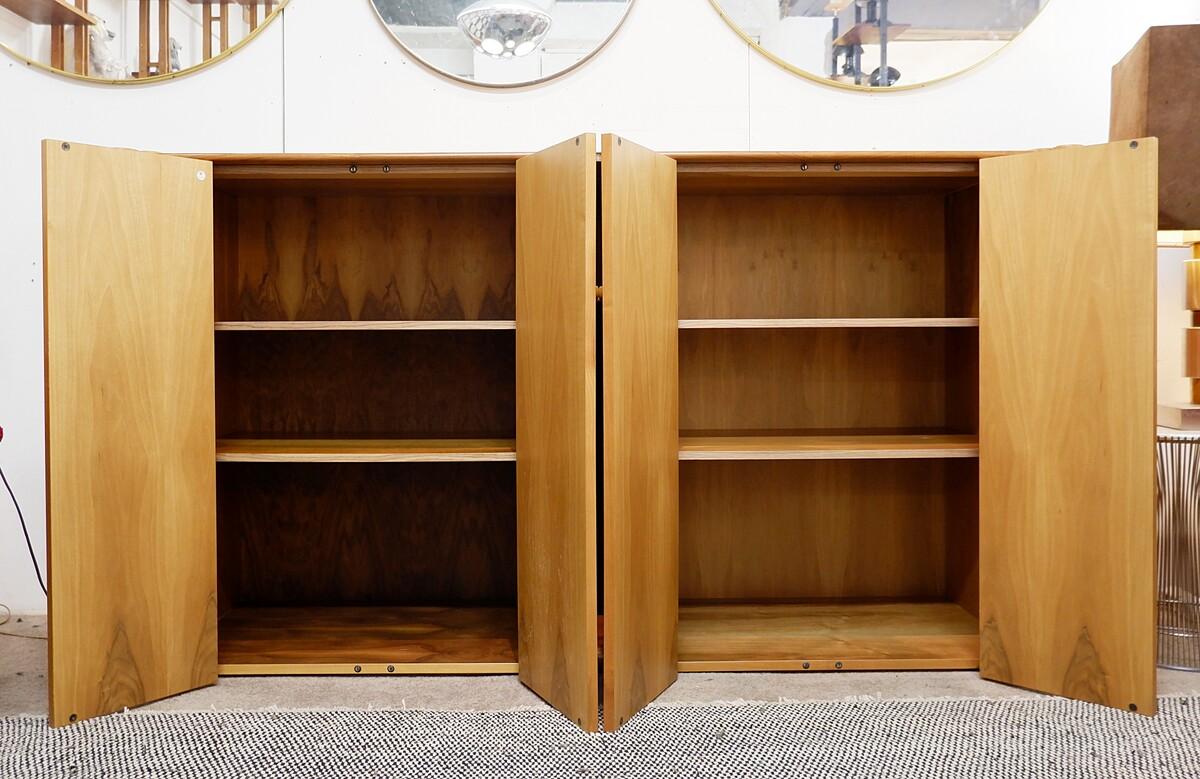 Scuderia Credenza by Carlo Scarpa for Bernini, 1970s
Credenza Model Scuderia by Carlo Scarpa for Bernini with four doors in national walnut with double -cylinder lateral elements.
Wear consistent with age and use
 