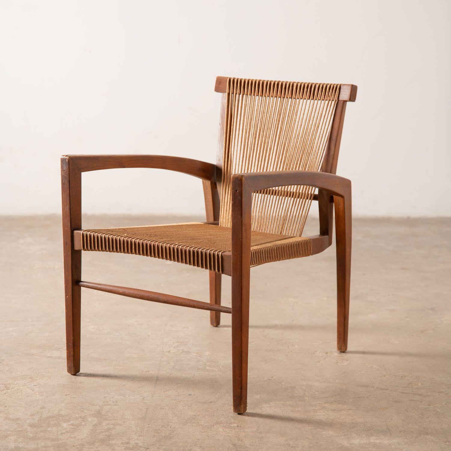 Walnut Sculptural String Chair Crafted in the Irving Sabo Studio for JGFurniture In Good Condition For Sale In Dallas, TX