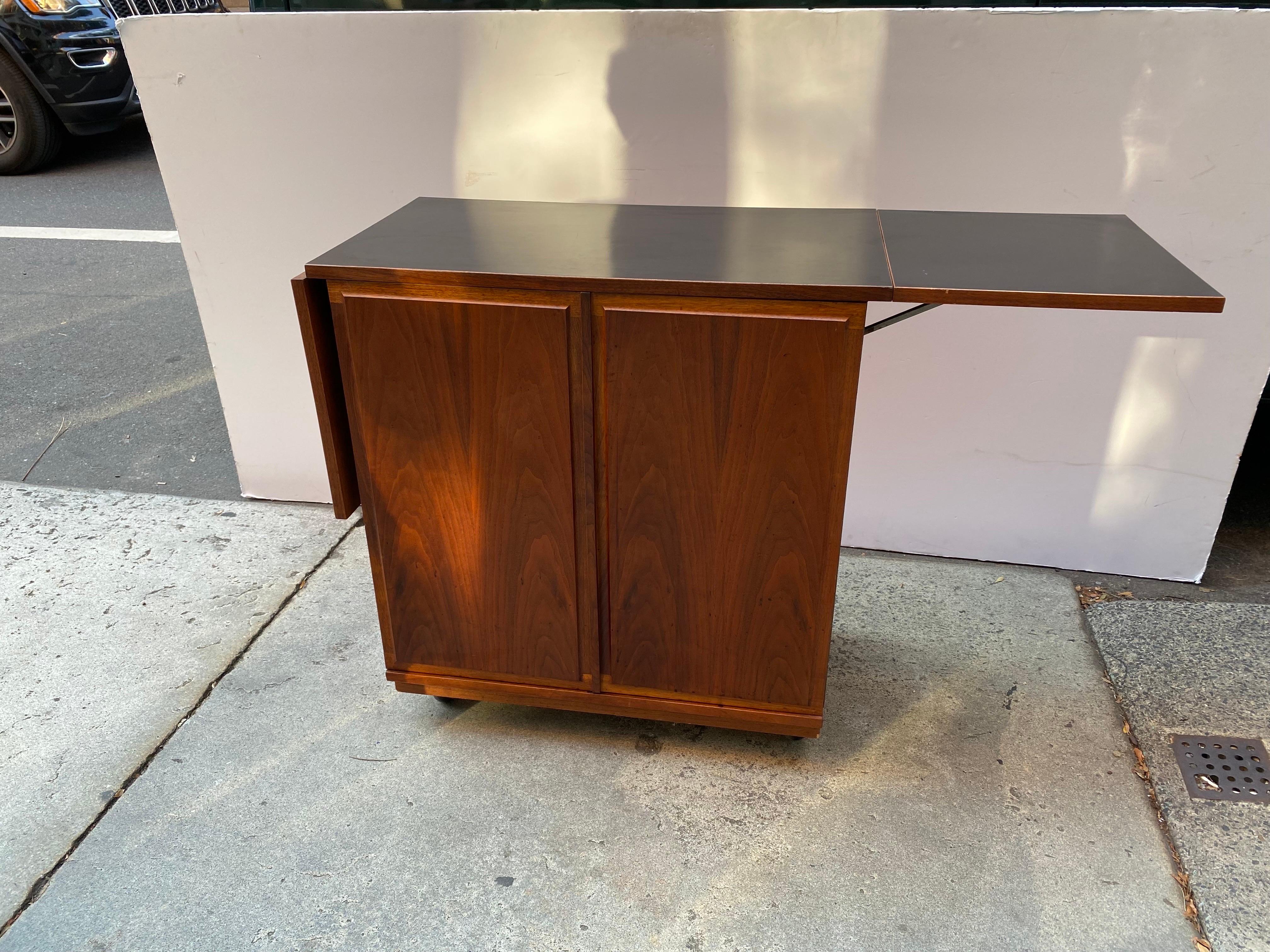 Mid-Century Modern Jack Cartwright for Founders Walnut Serving Bar Cart
