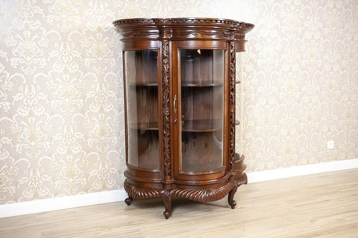 European Brown Walnut Showcase from the 2nd Half of the 20th Century For Sale