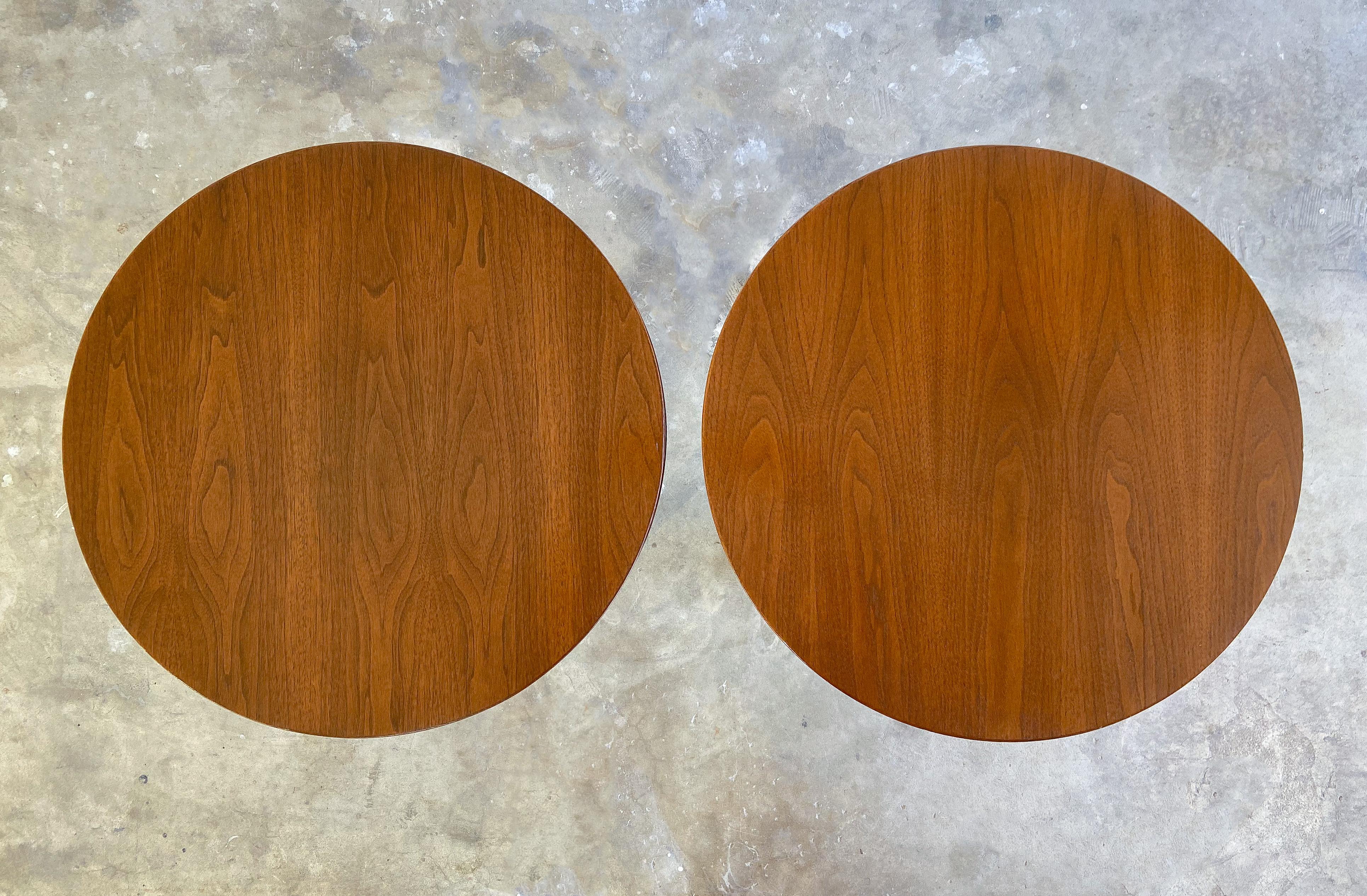 Walnut Side or End Tables in the manner of Edward Wormley for Dunbar, 1960's For Sale 1