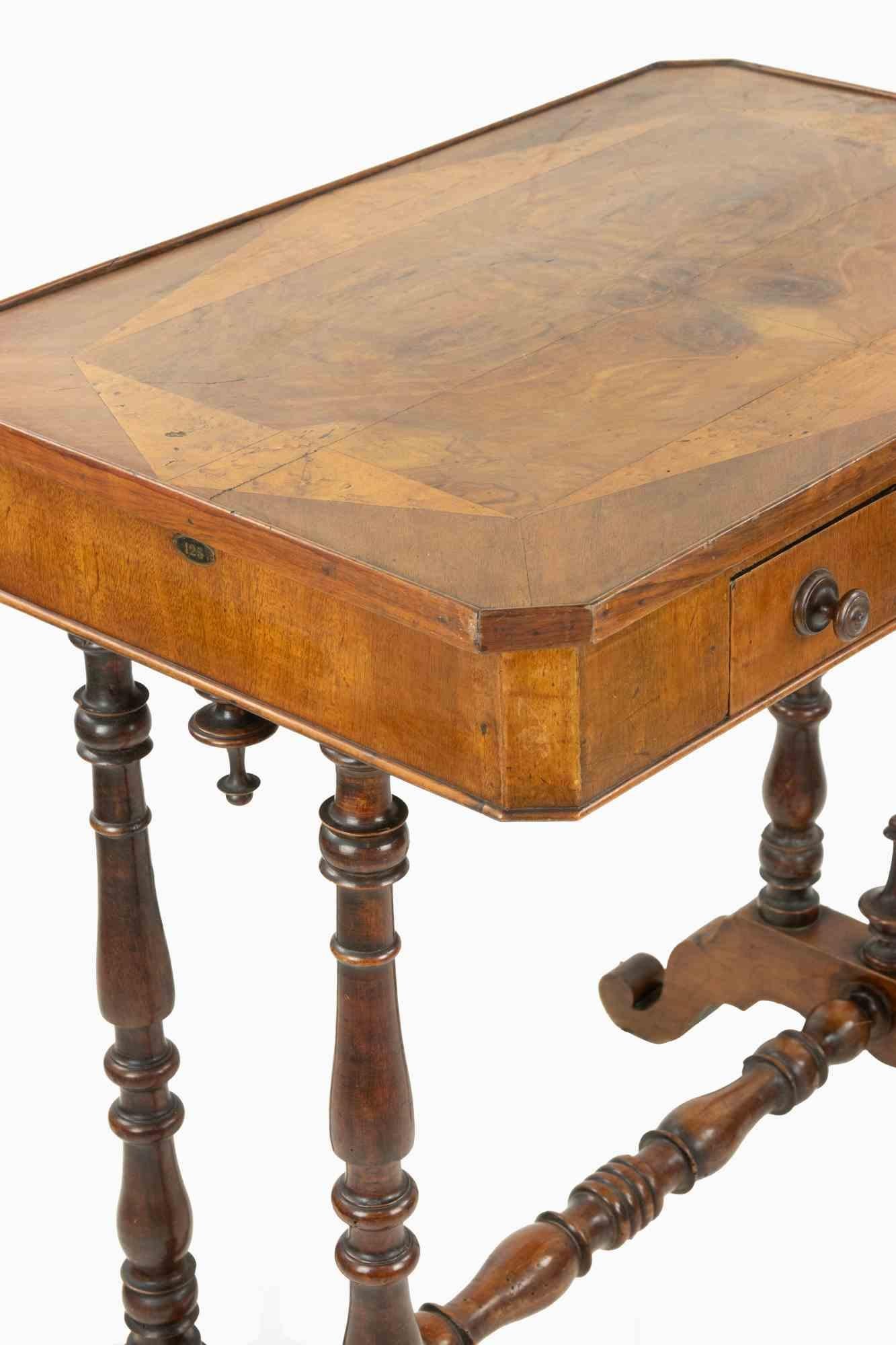 italien Table d'appoint en noyer 19e siècle, Italie, 19e siècle en vente