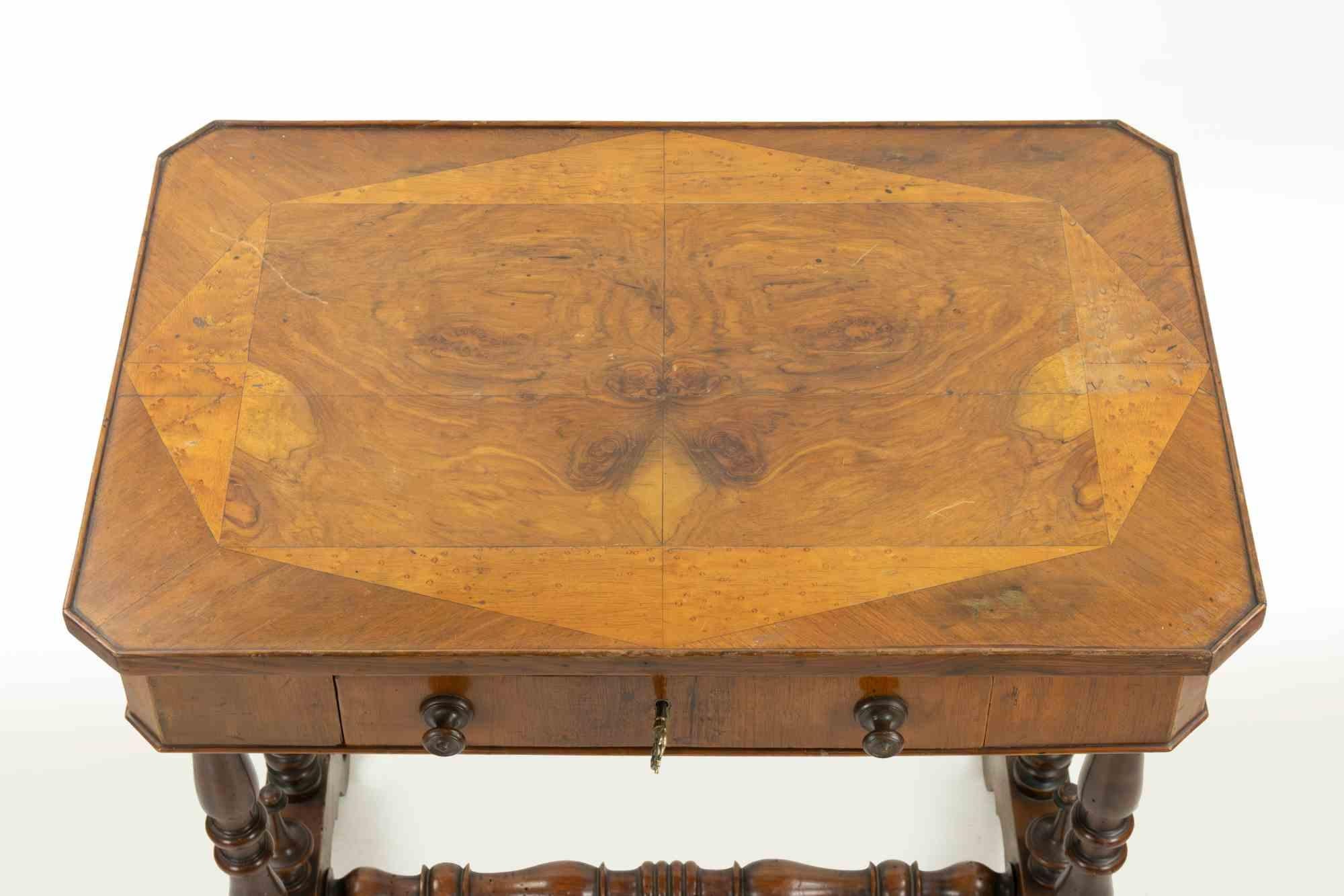 Métal Table d'appoint en noyer 19e siècle, Italie, 19e siècle en vente