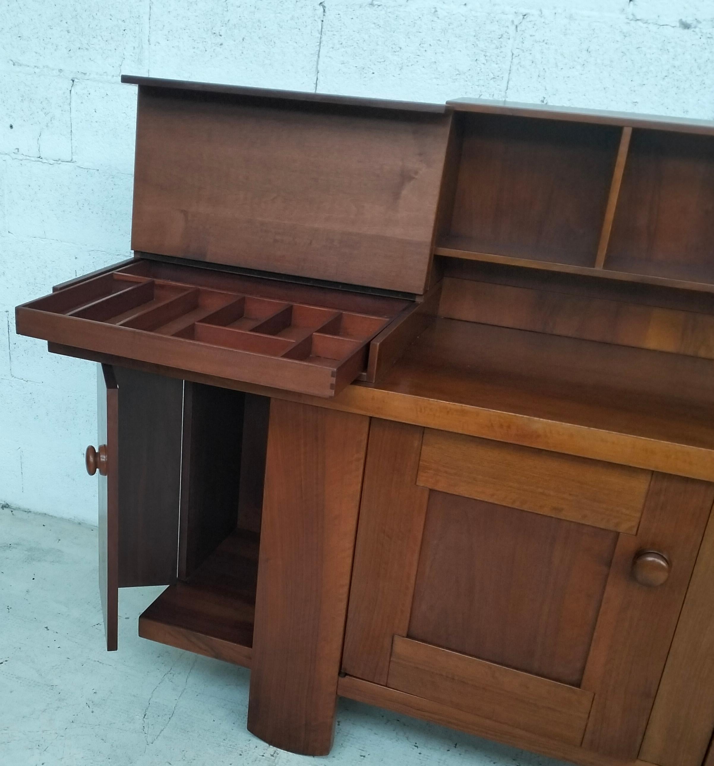 Walnut sideboard, 602 model by Silvio Coppola for Bernini 1960s, 70s in vendita 3