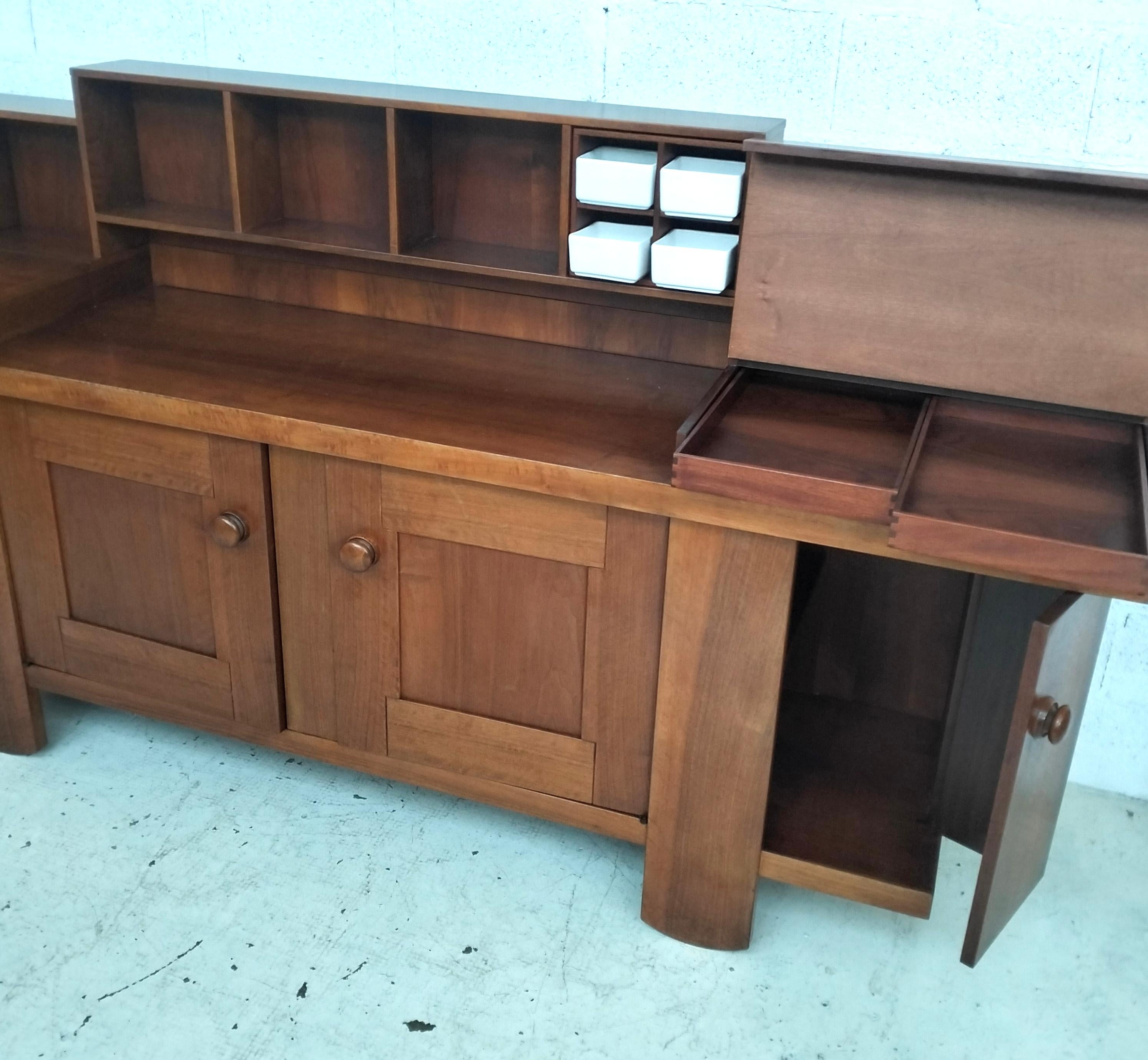 Noce Walnut sideboard, 602 model by Silvio Coppola for Bernini 1960s, 70s in vendita