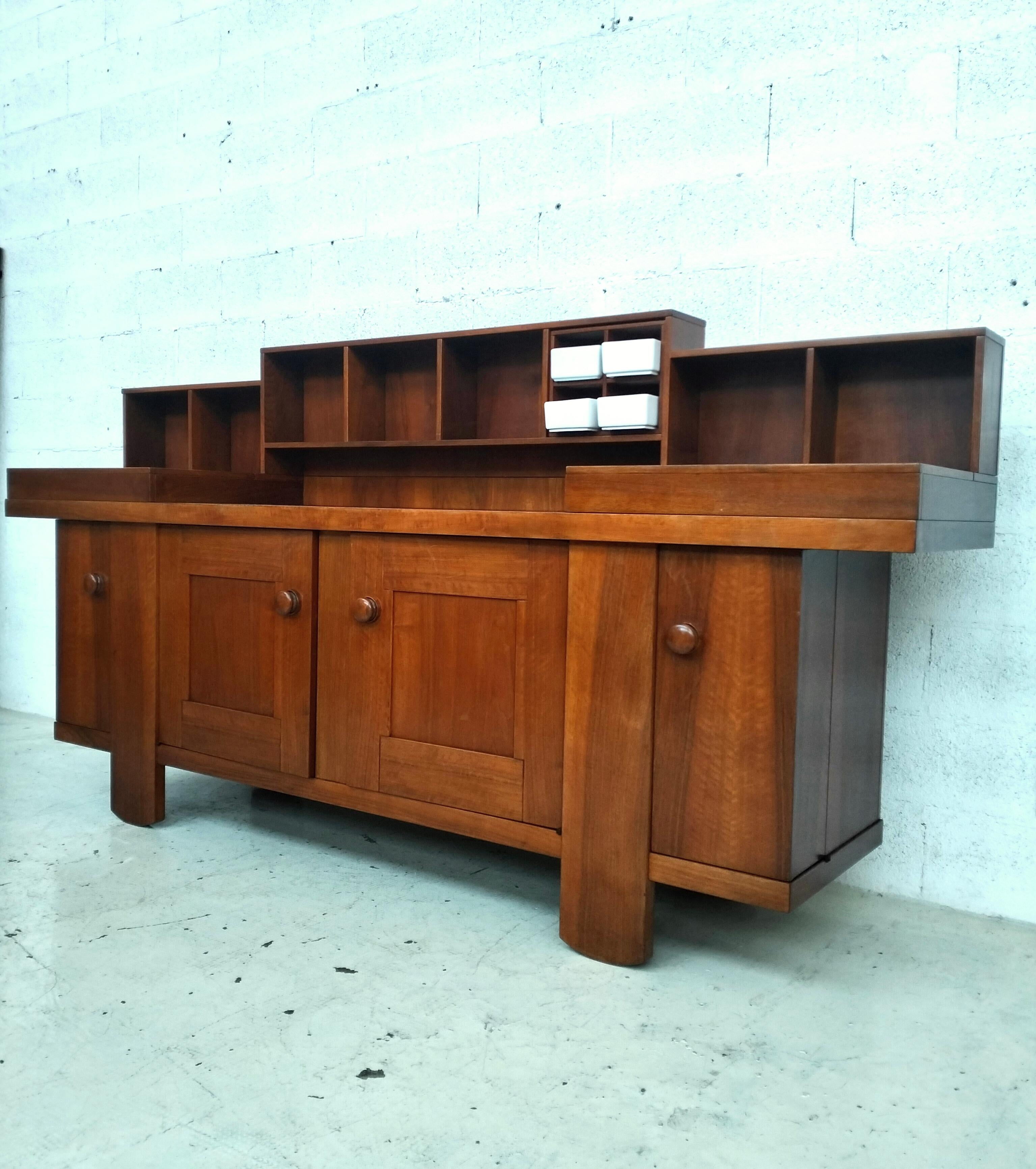 Walnut sideboard, 602 model by Silvio Coppola for Bernini 1960s, 70s in vendita 1