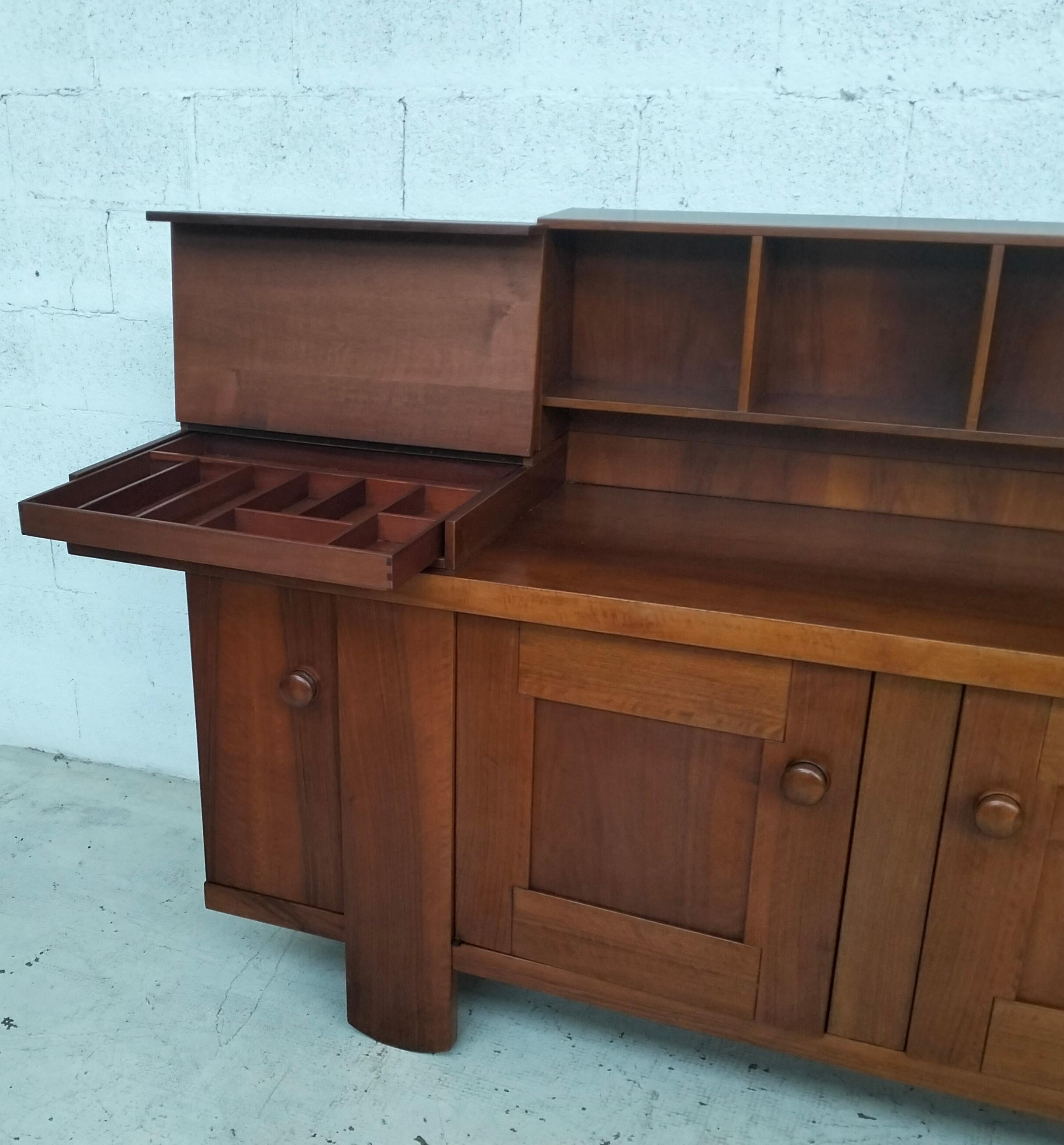 Walnut sideboard, 602 model by Silvio Coppola for Bernini 1960s, 70s in vendita 2